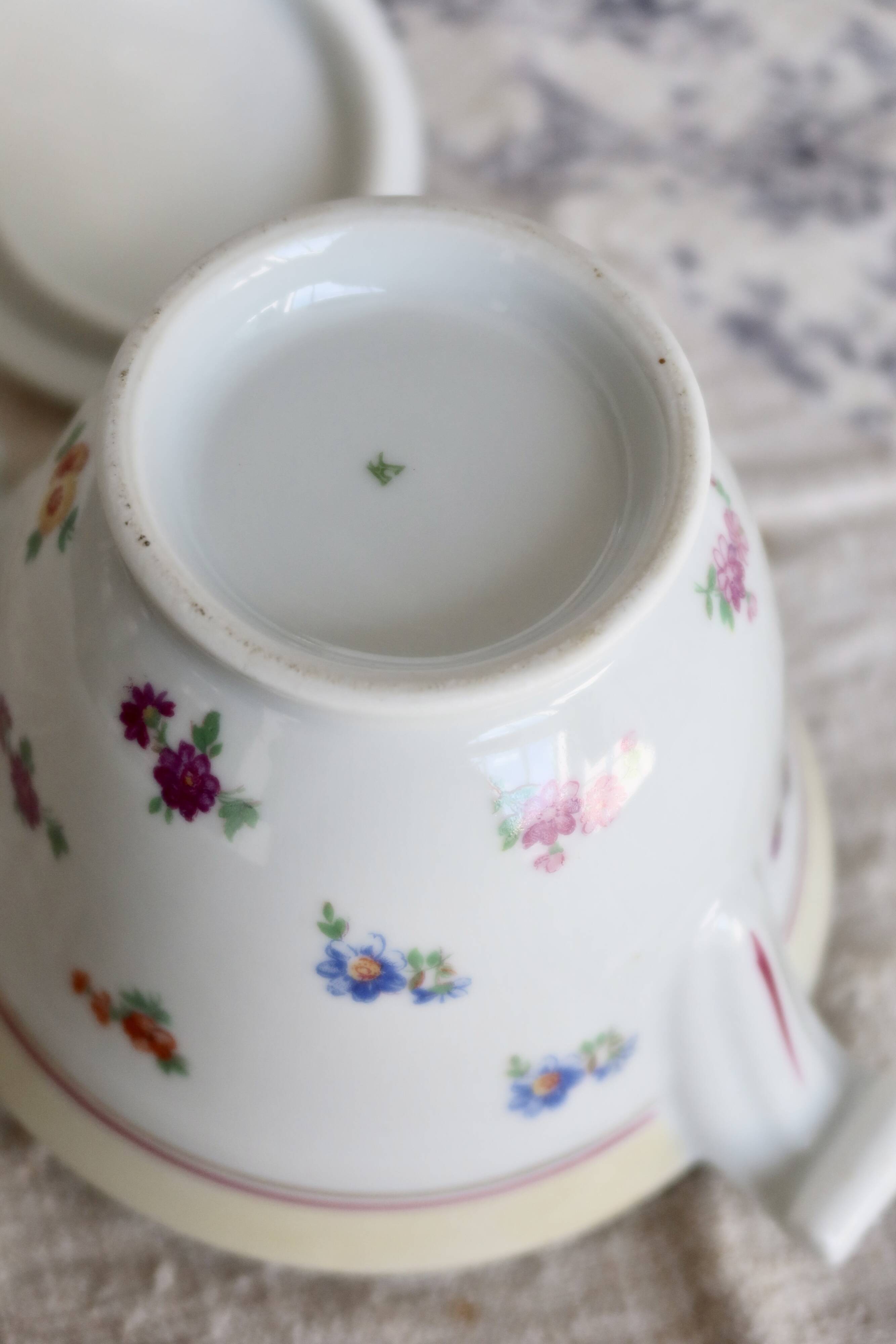 Vintage white porcelain sugar bowl with double handles - Floral decoration