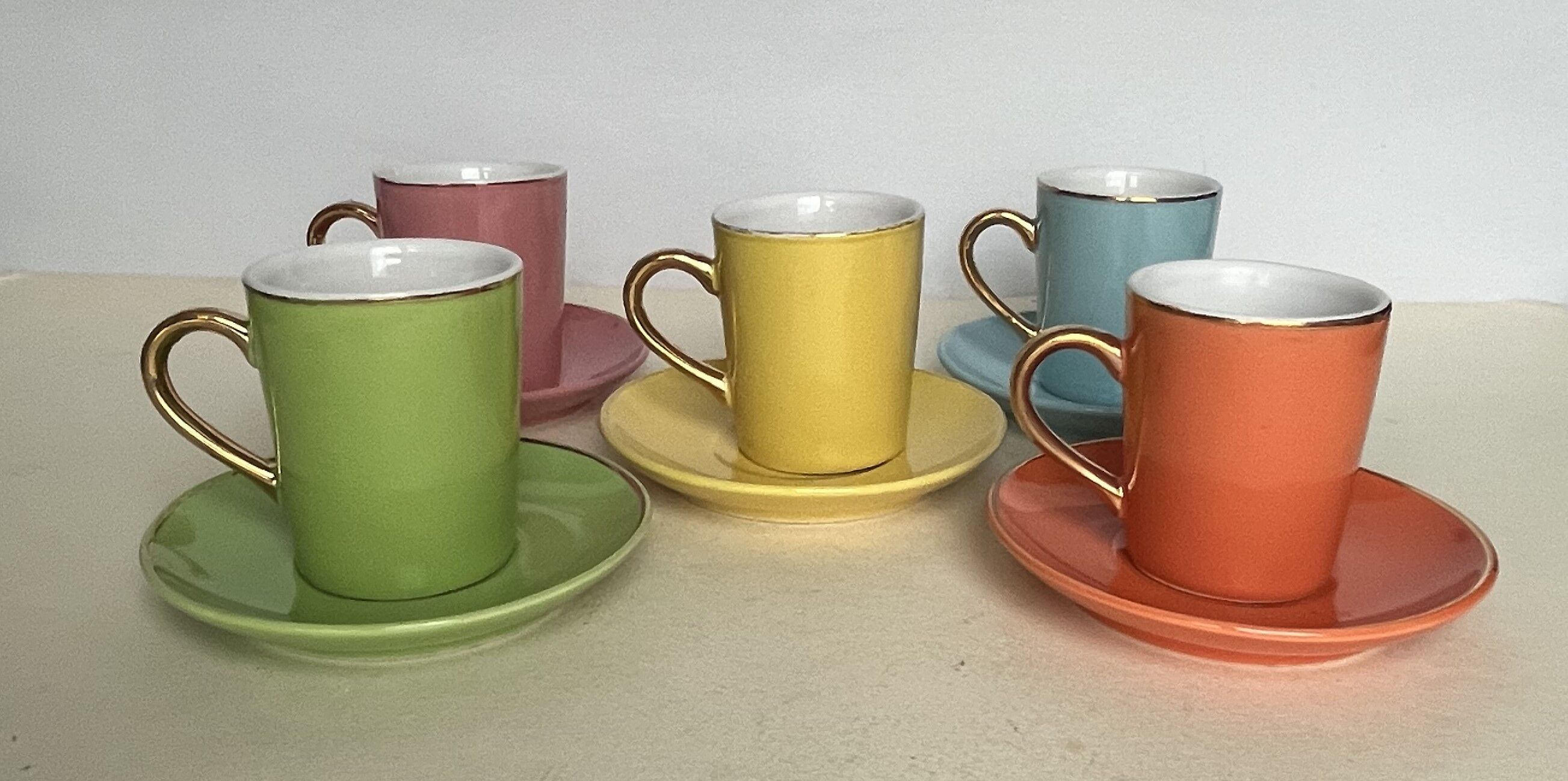 Set of 5 cups of color L. Dake & Zn