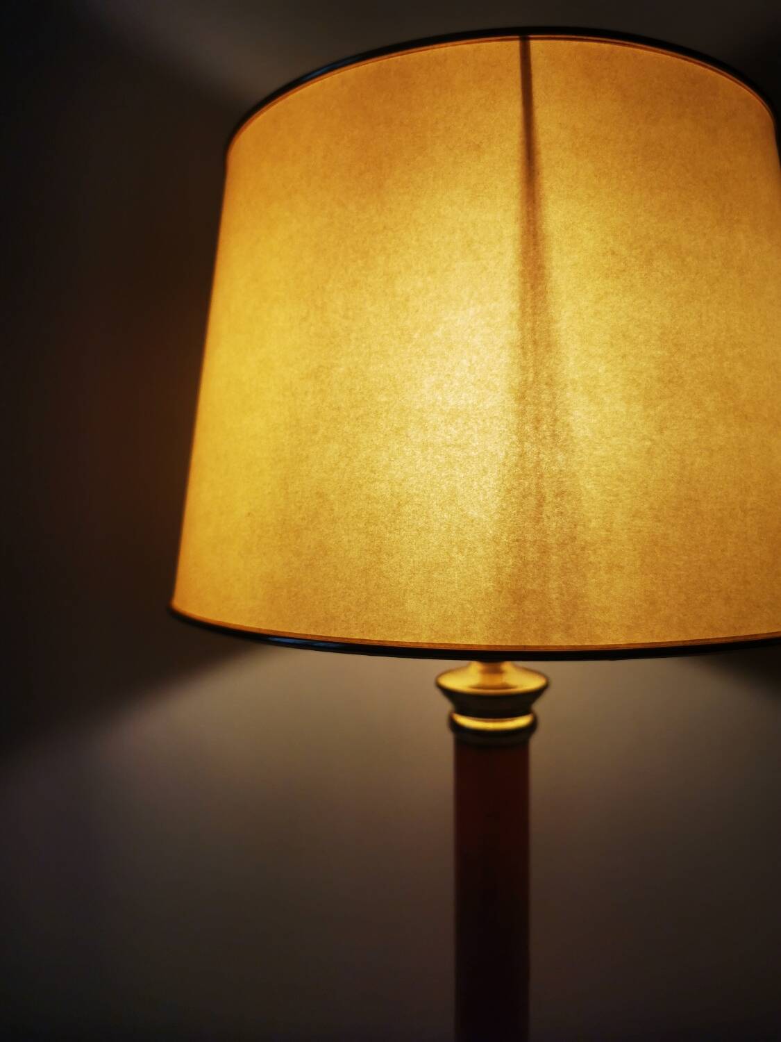 Maison Le Dauphin lamp