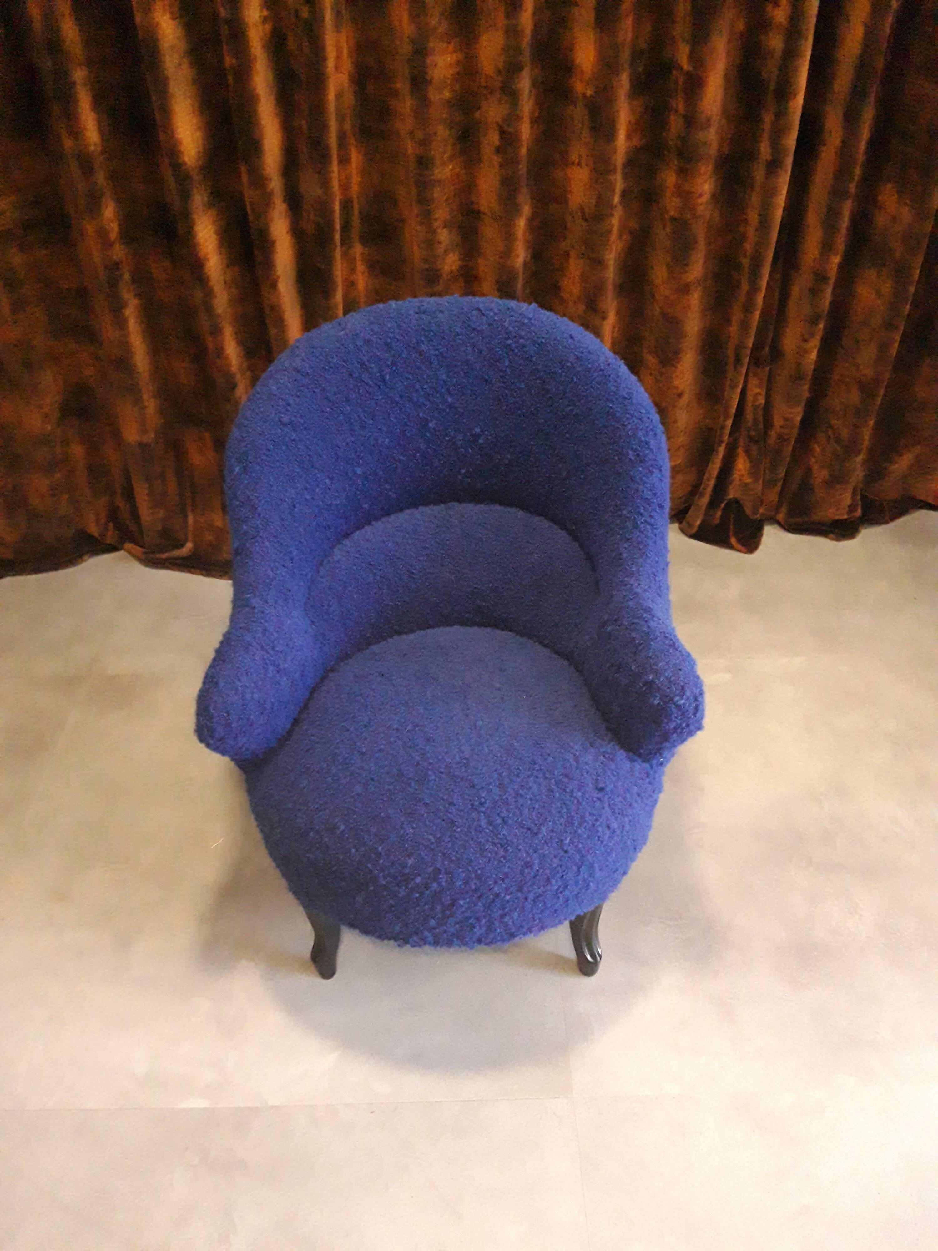 Toad armchair