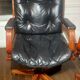Fauteuil de bureau avec accoudoirs design vintage - Executive chair pivotant en cuir noir italien par Co.Fe.Mo années 80