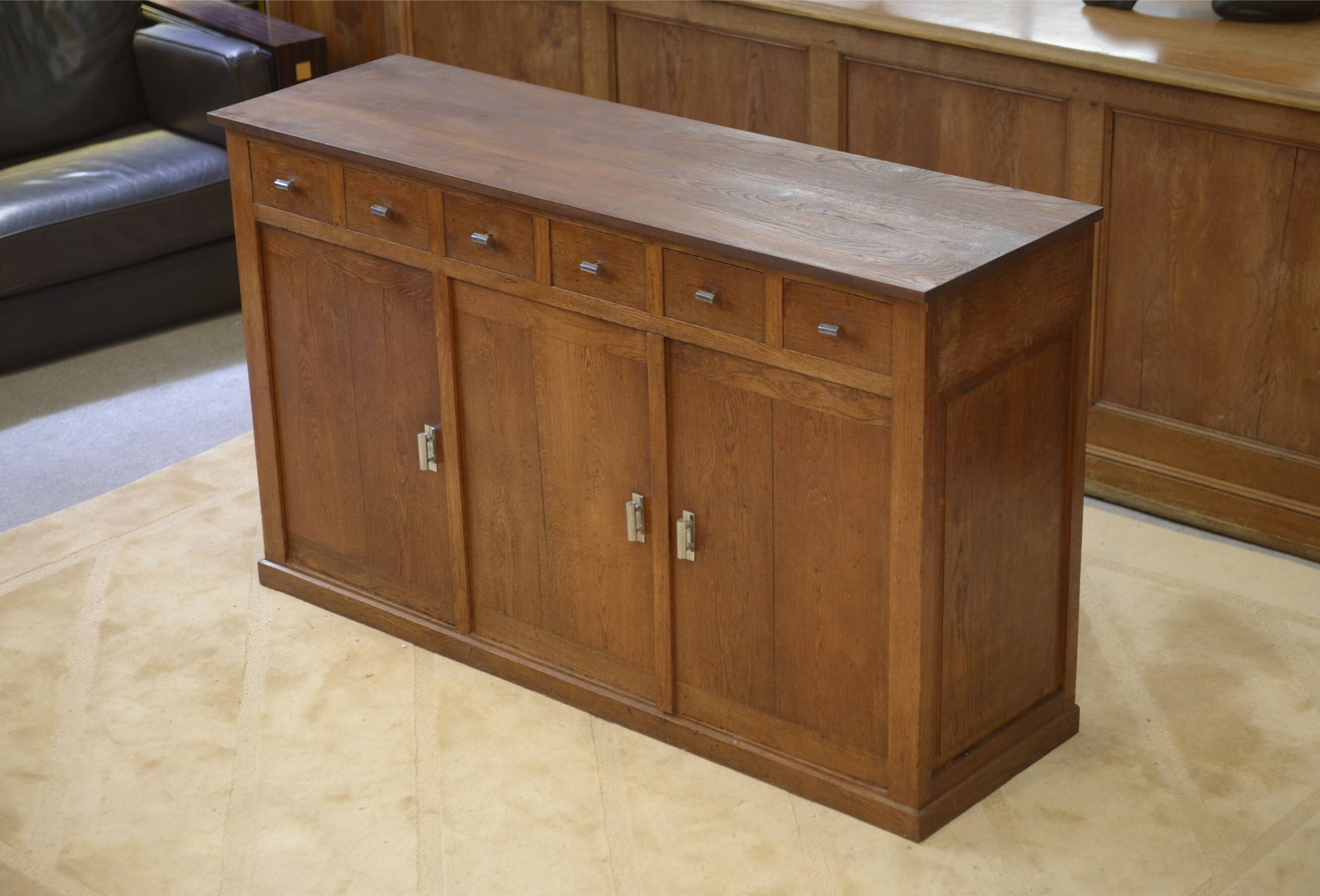 Buffet Art Déco moderniste en chêne massif 1940’s