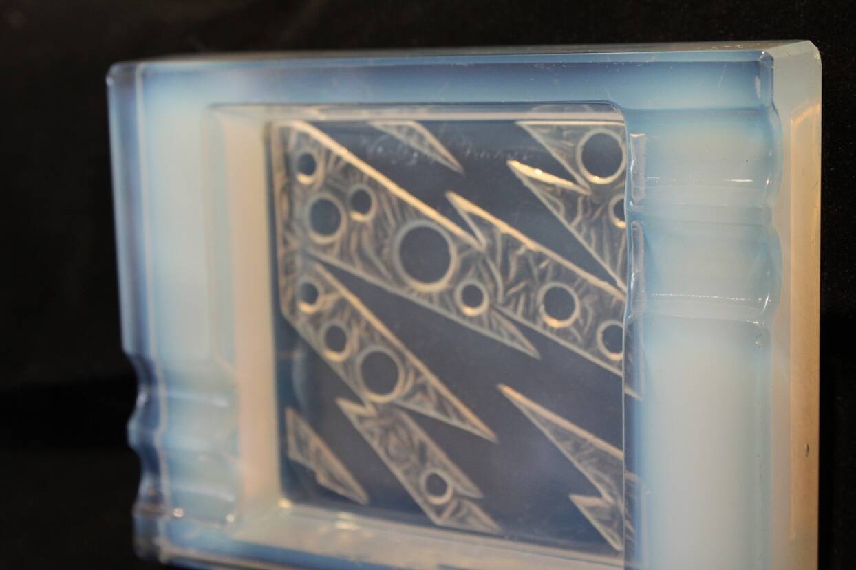 Verlys opalescent glass ashtray or pocket emptier circa 1930