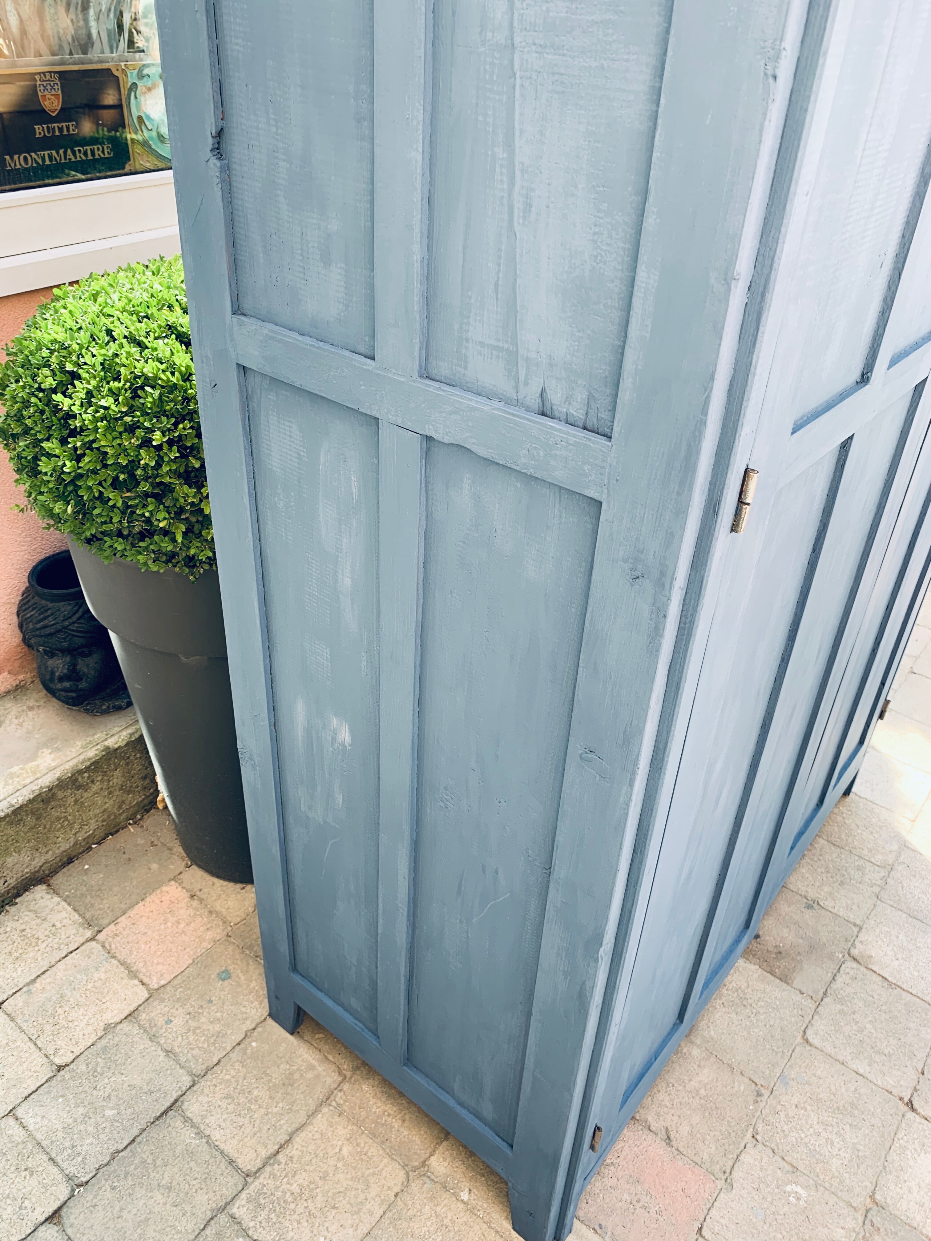 Parisian wardrobe and his bedside