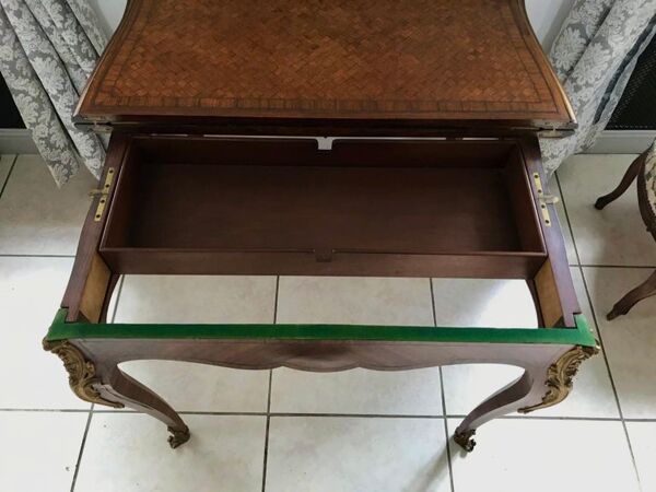 Console se transformant en table de jeu de style Louis XV 19ème siècle
