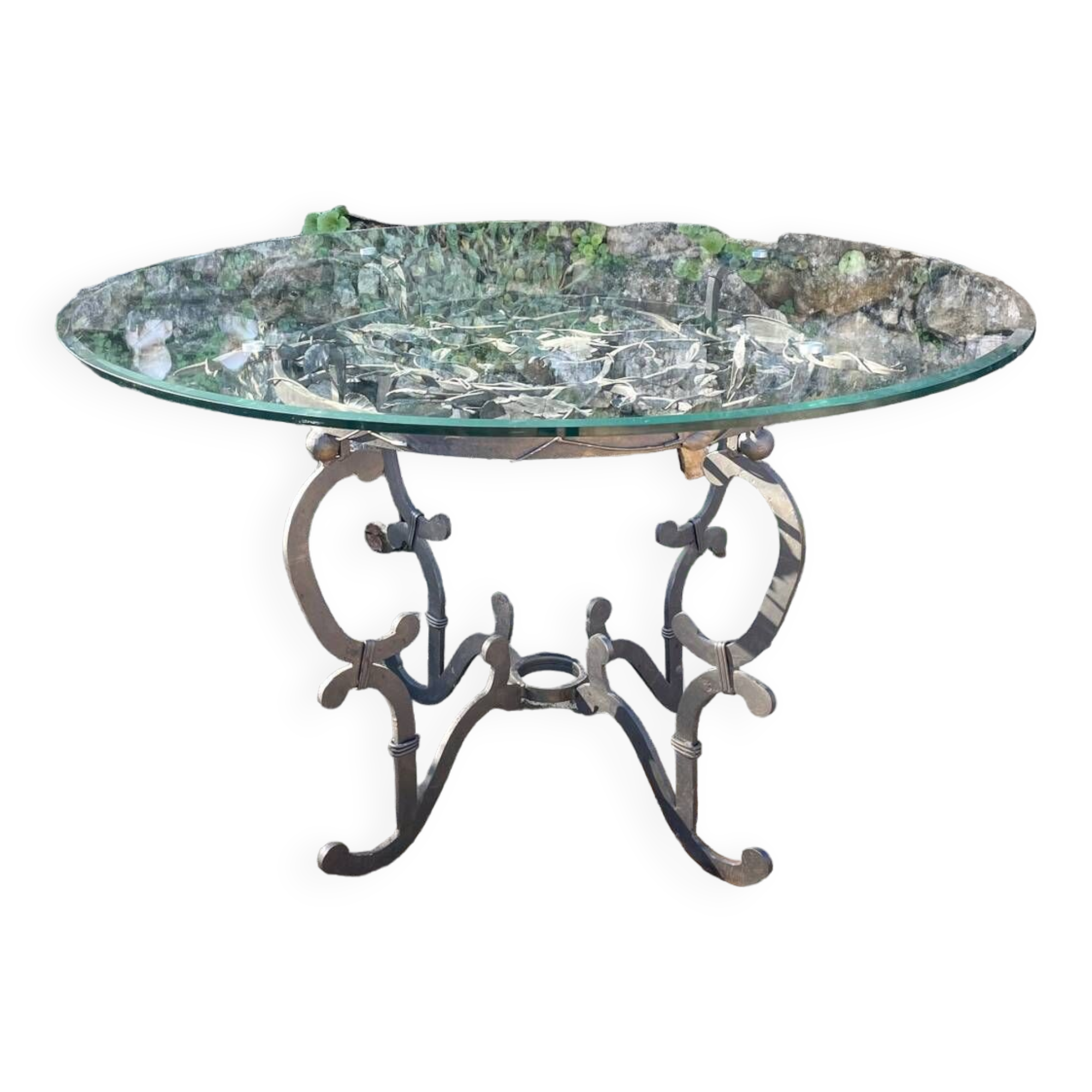 Round wrought iron table for 6 people