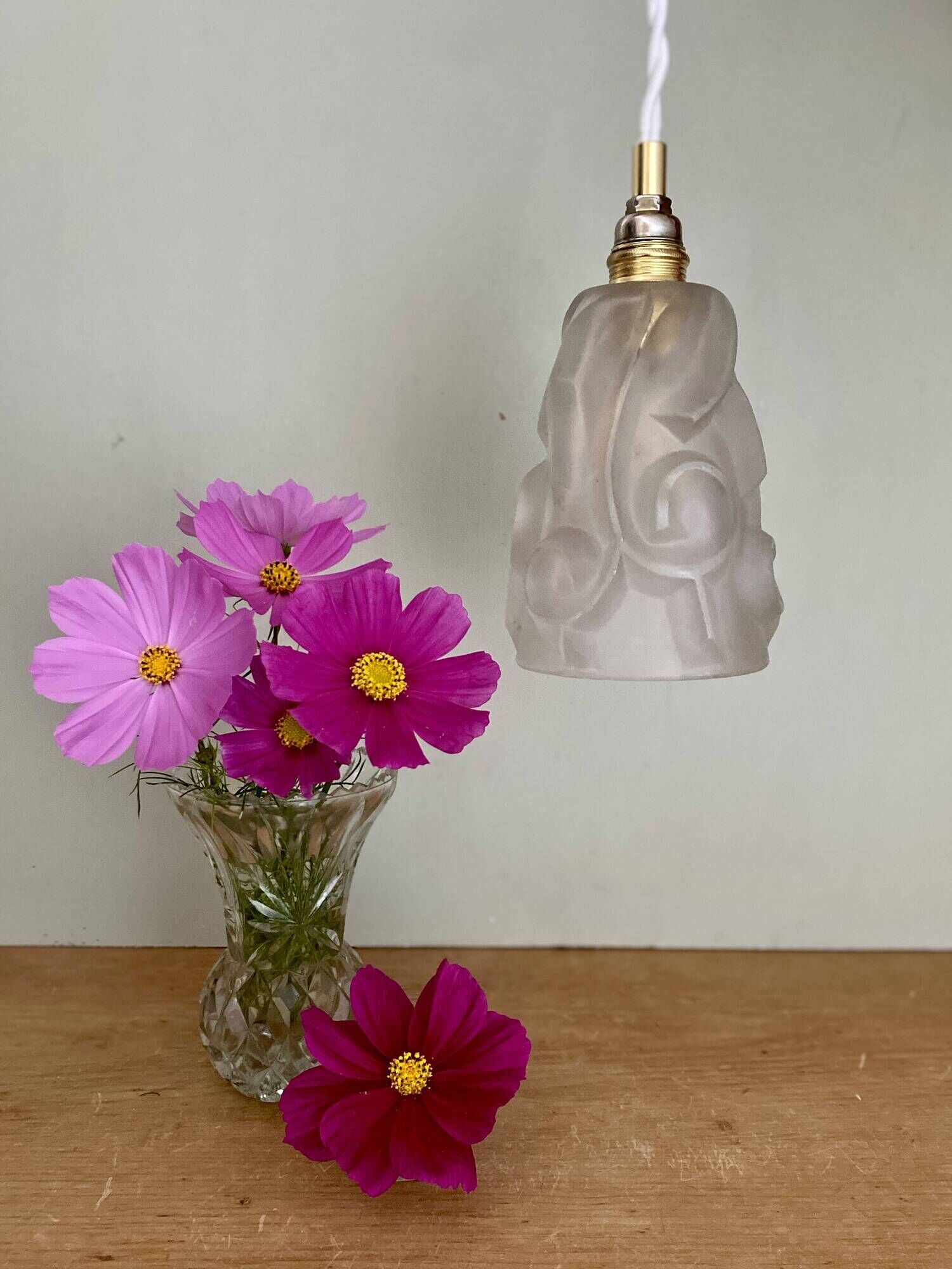 Vintage art deco tulip pendant light in frosted glass signed Degué