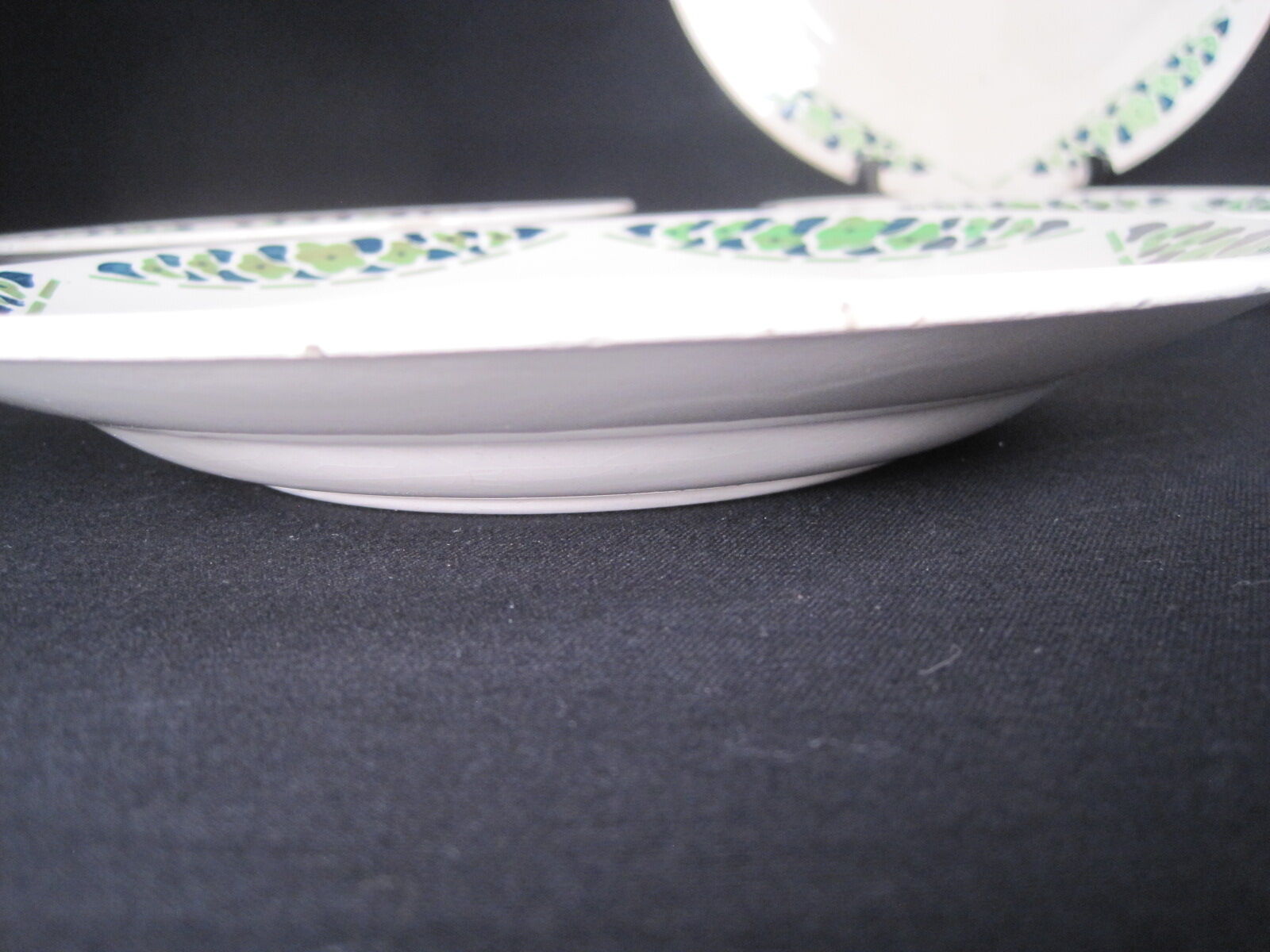 5 plates and a dish faïence de longchamp terre of fer series cannes art deco