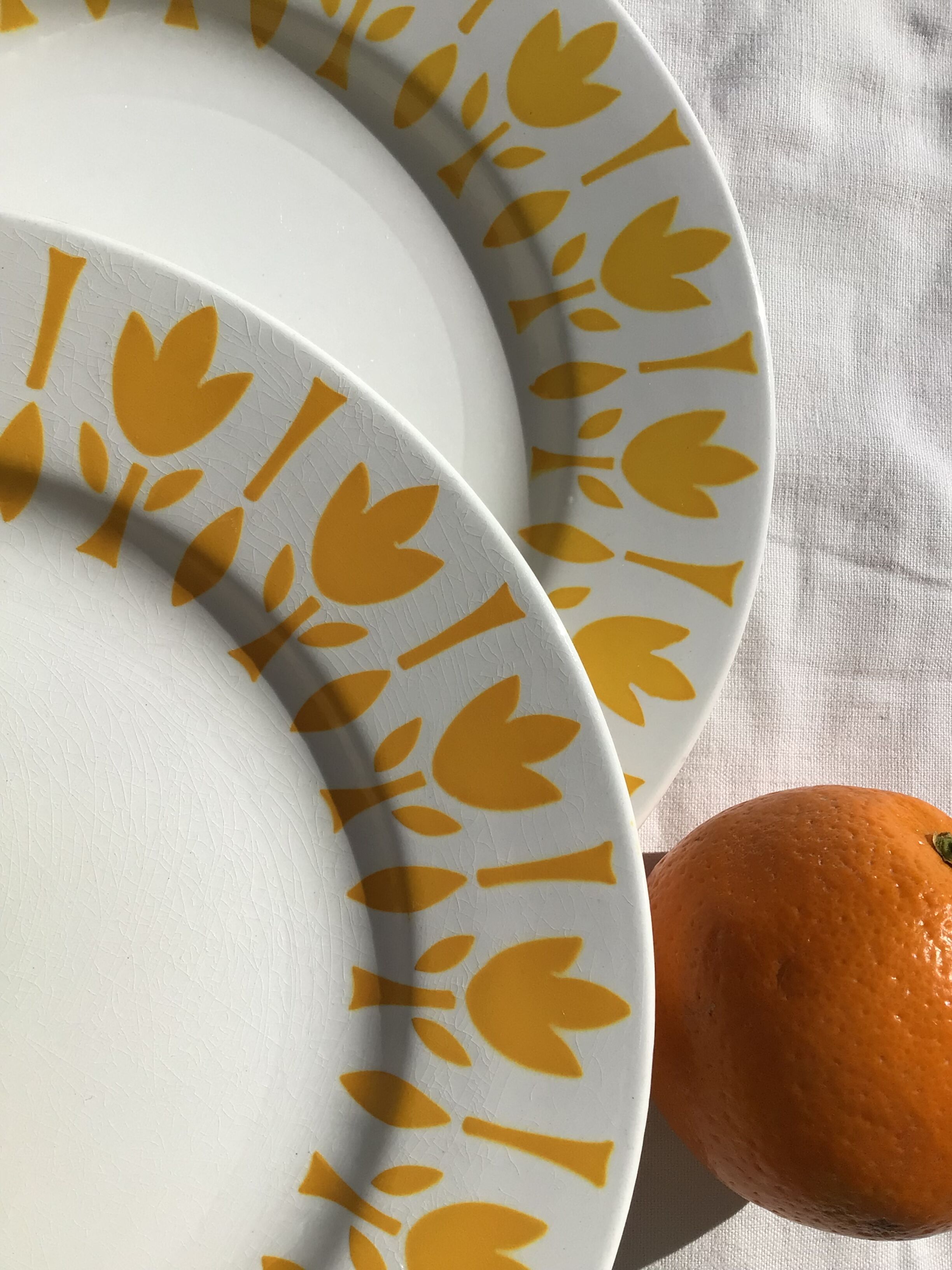 4 flat plates digoin model lily golden yellow