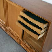 Buffet haut en chêne, design danois, années 1960, production : Danemark