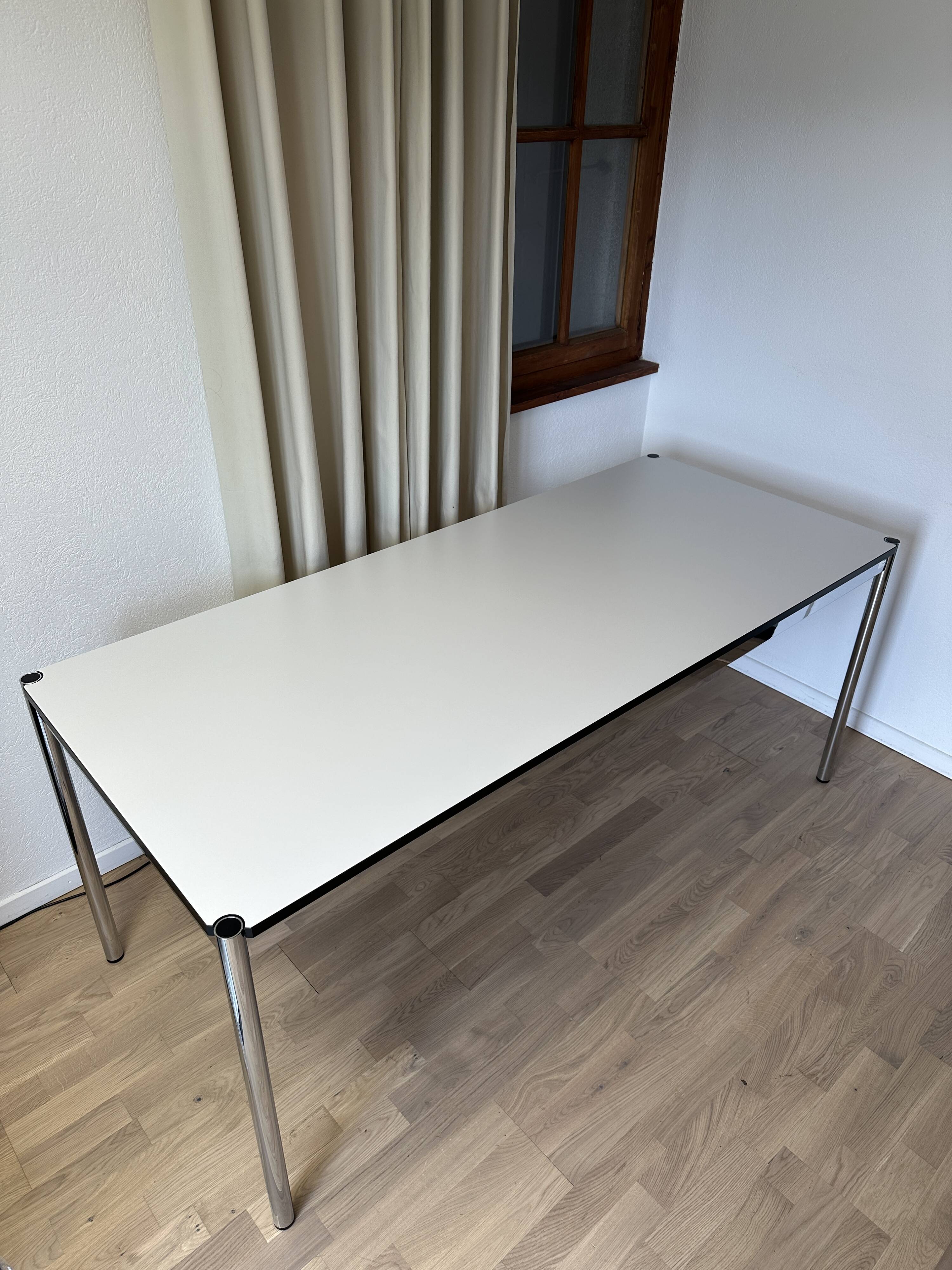 USM Haller desk in pearl grey laminate