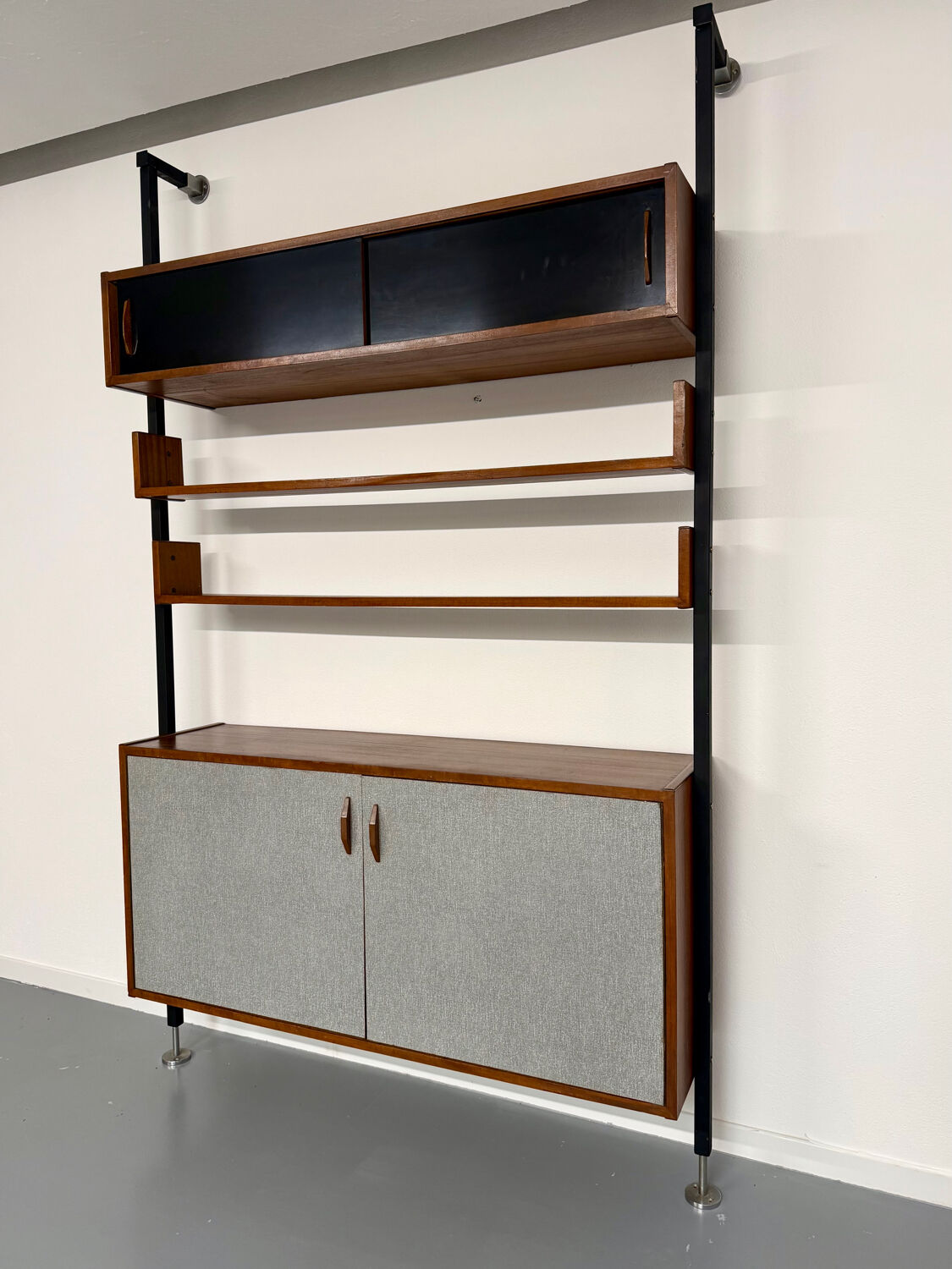 Wall shelf in wood, suspended furniture, French design from the 60s, vintage.