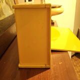 Yellow wall mirror by Olaf van Bohr gedy