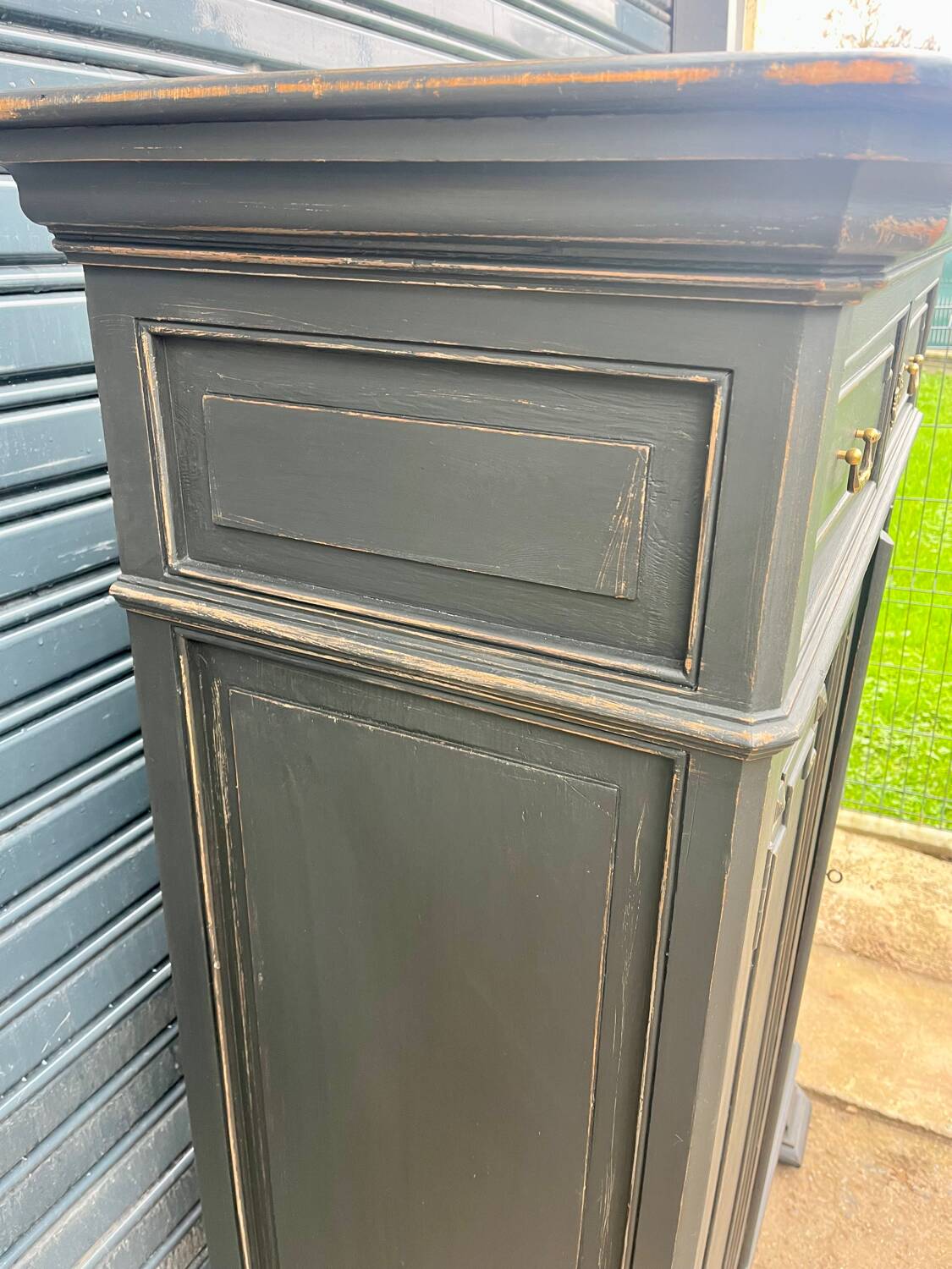 Three-quarter furniture