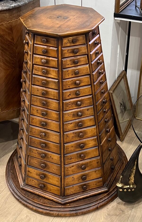 Ancien meuble de quincaillerie