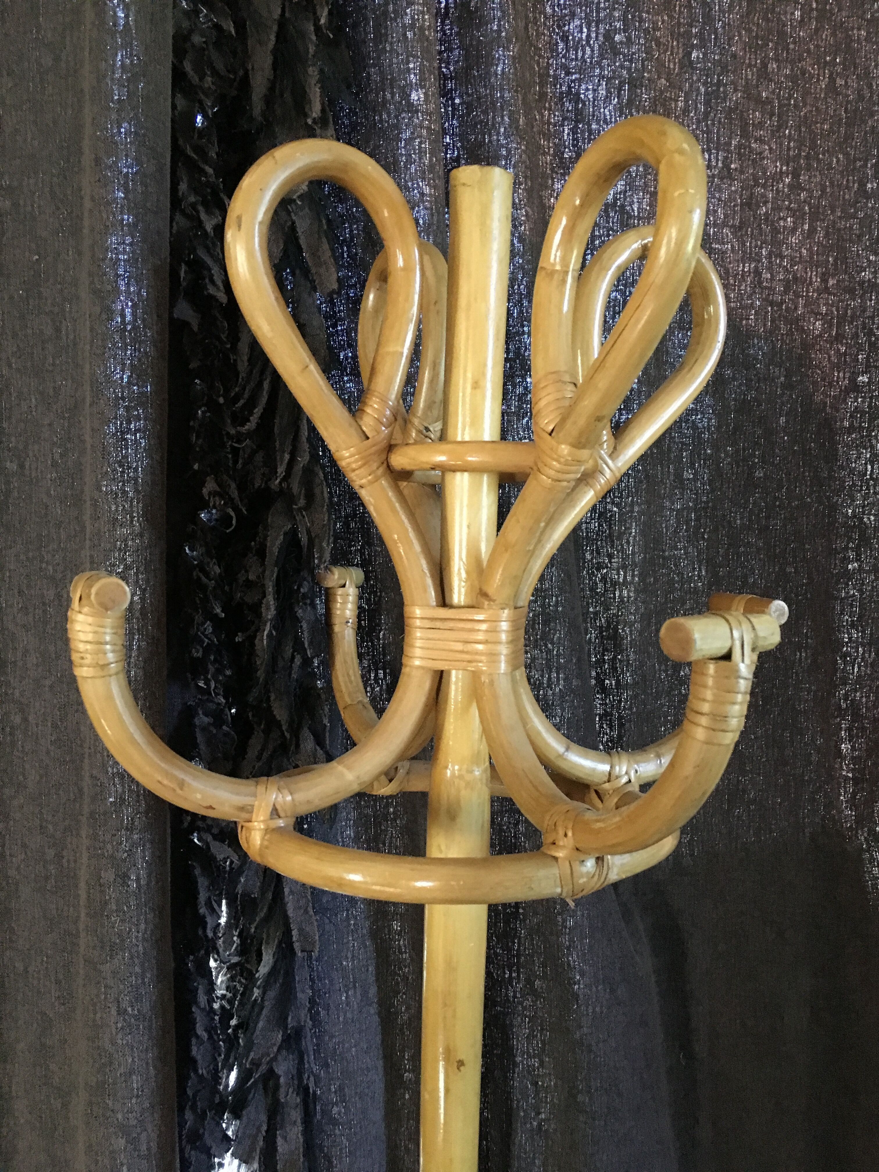 Coat holder Parrot rattan 1970