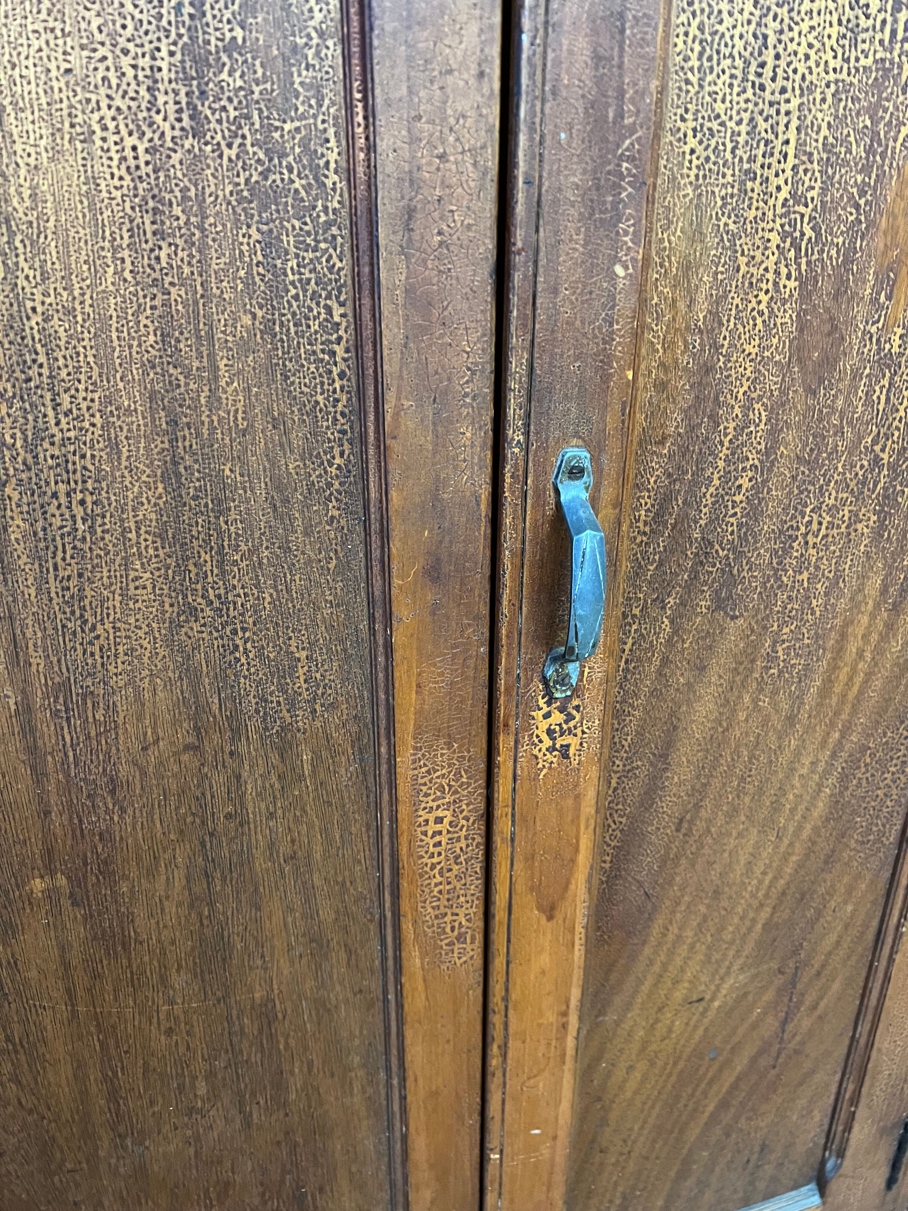 Armoire parisienne vintage