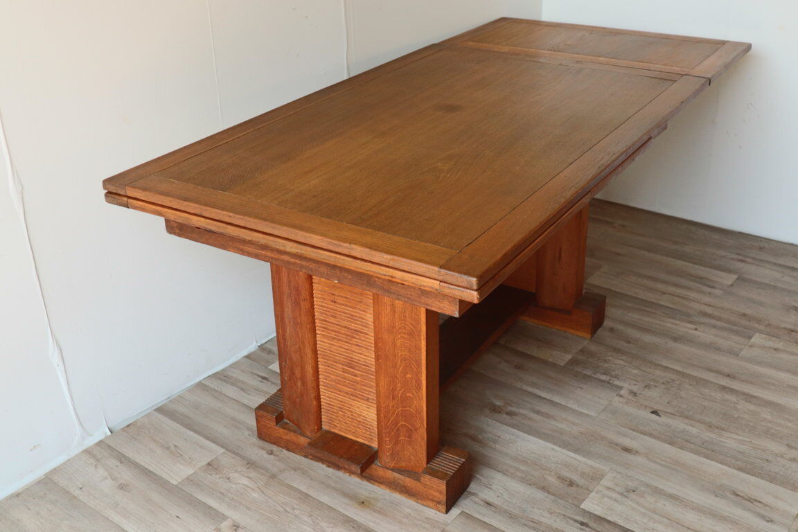 Table de repas moderniste en chêne massif, 1940