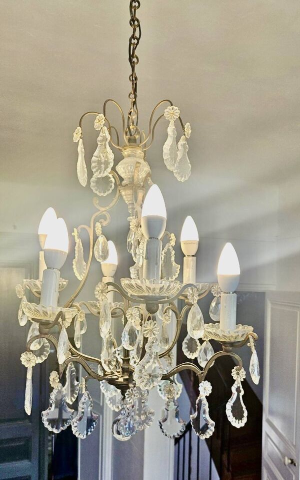 Lustre à pampilles style Louis XV – 6 feux – métal patiné