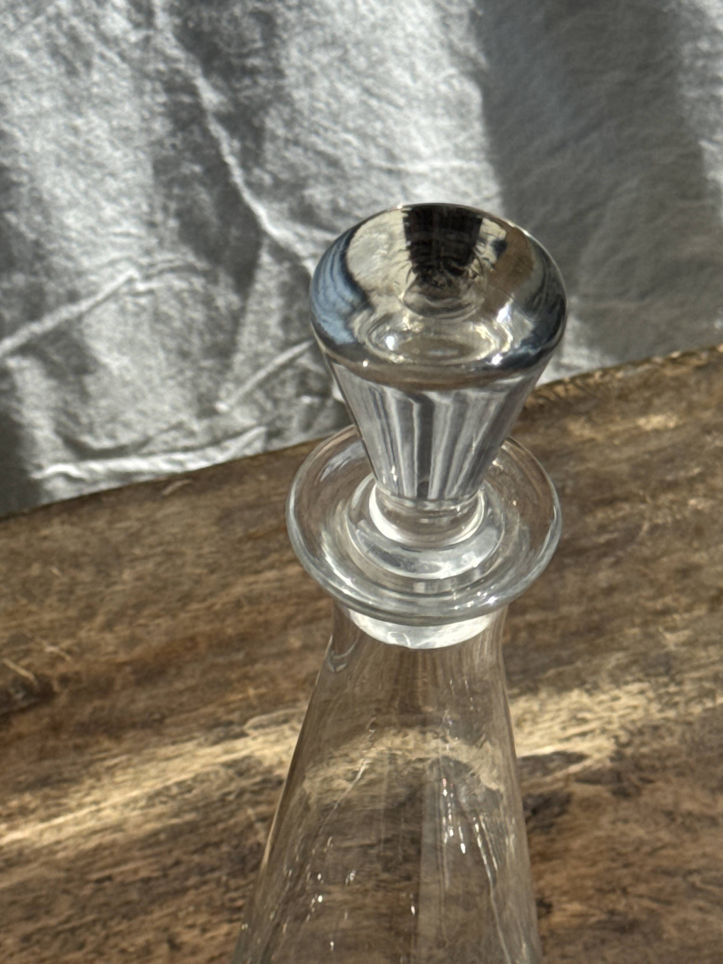 Conical glass carafe with stopper H32.5