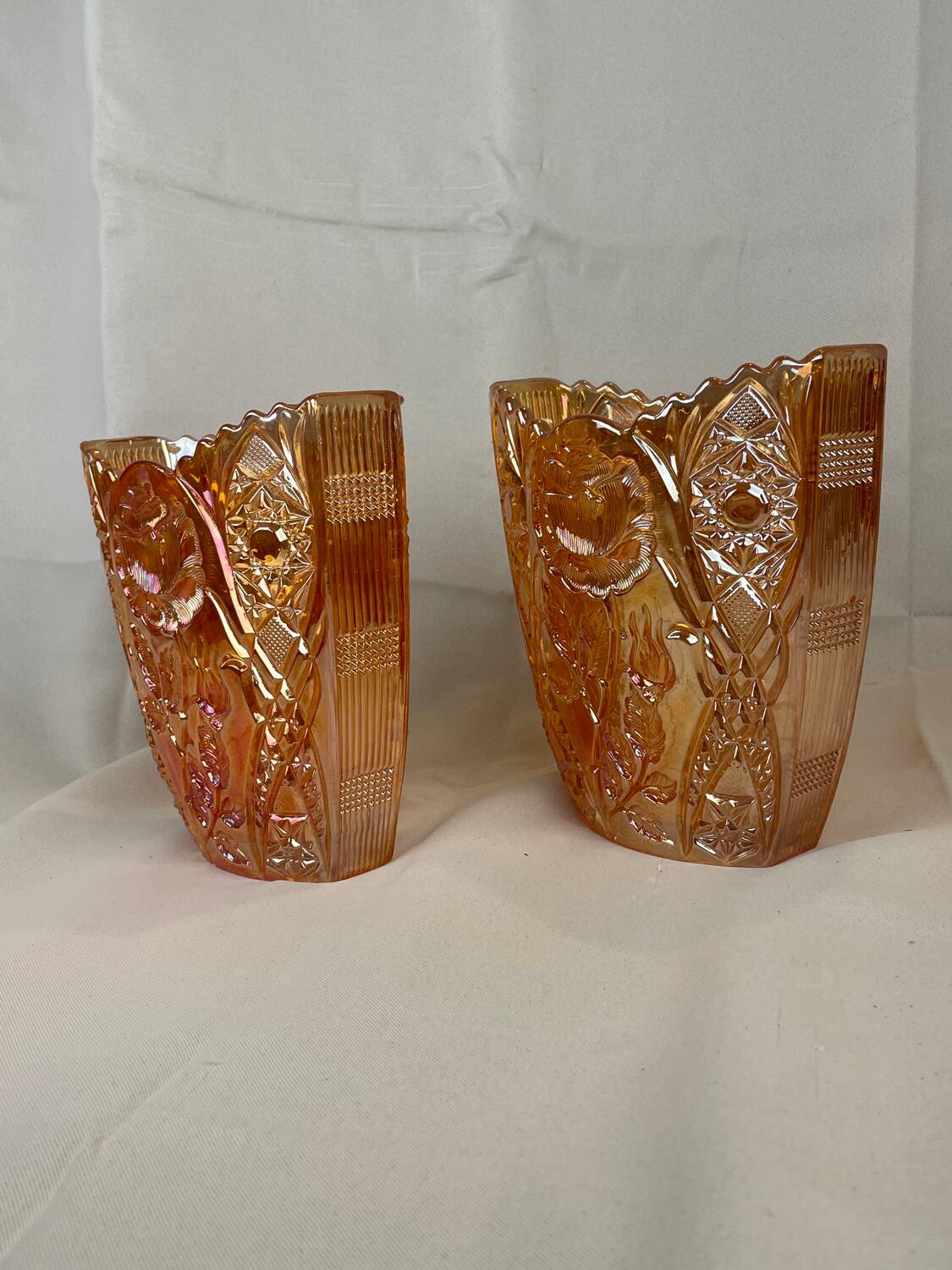 Pair of garden rose vases made of Brockwitz carnival glass, 1915