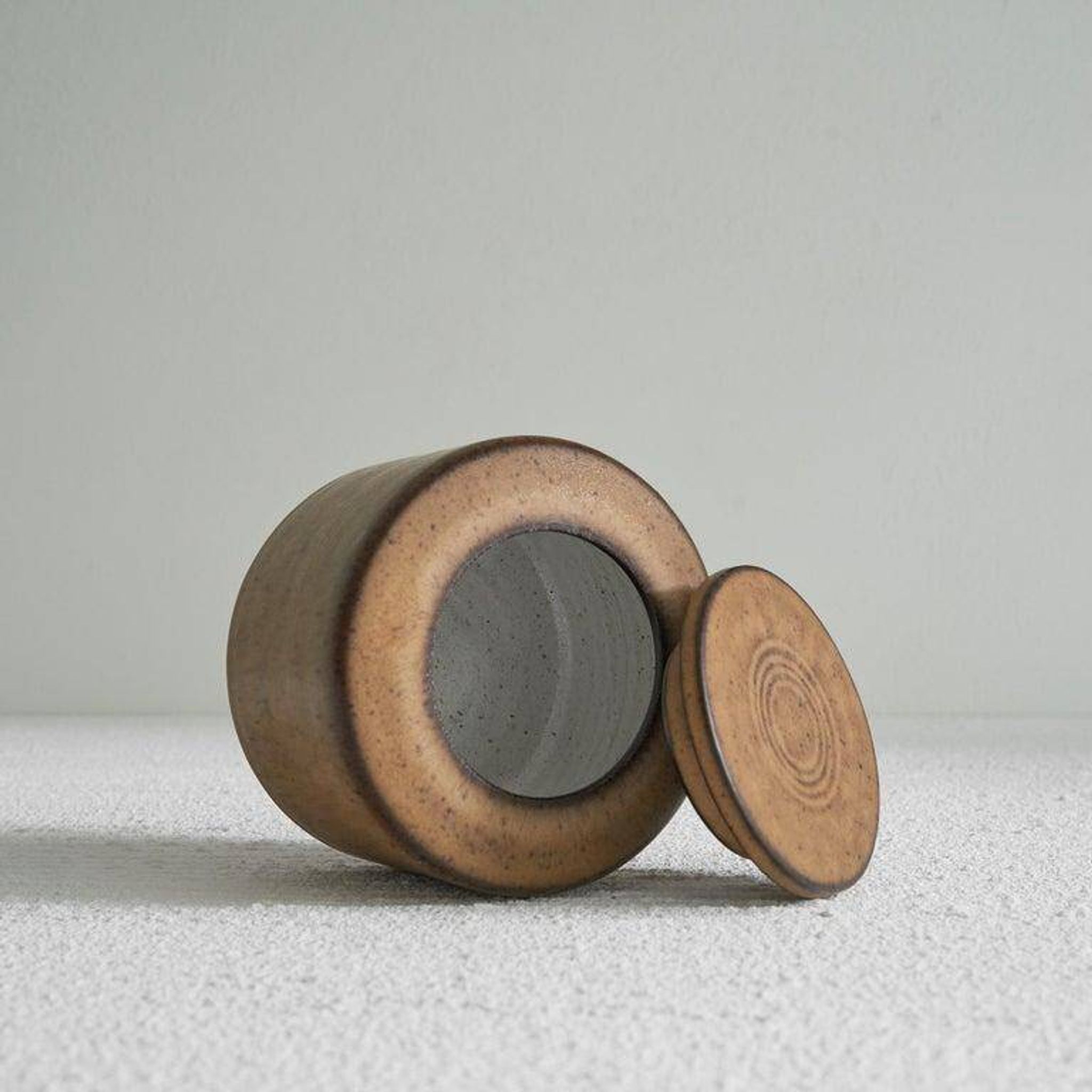 Meindert Zaalberg Studio Pottery 'Stop' boîte avec couvercle 1962