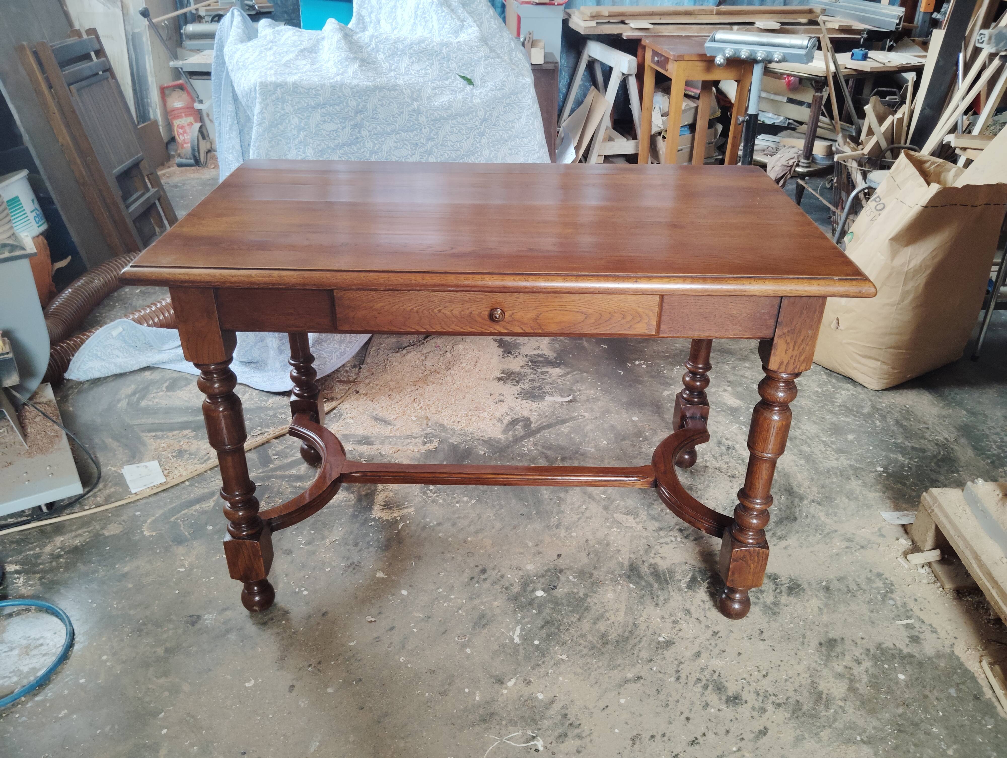 Table with turned legs