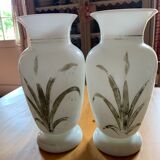 Paire de vases anciens en opaline