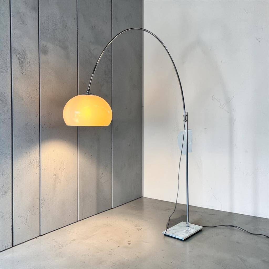 Lampadaire arc vintage chromé avec socle en pierre