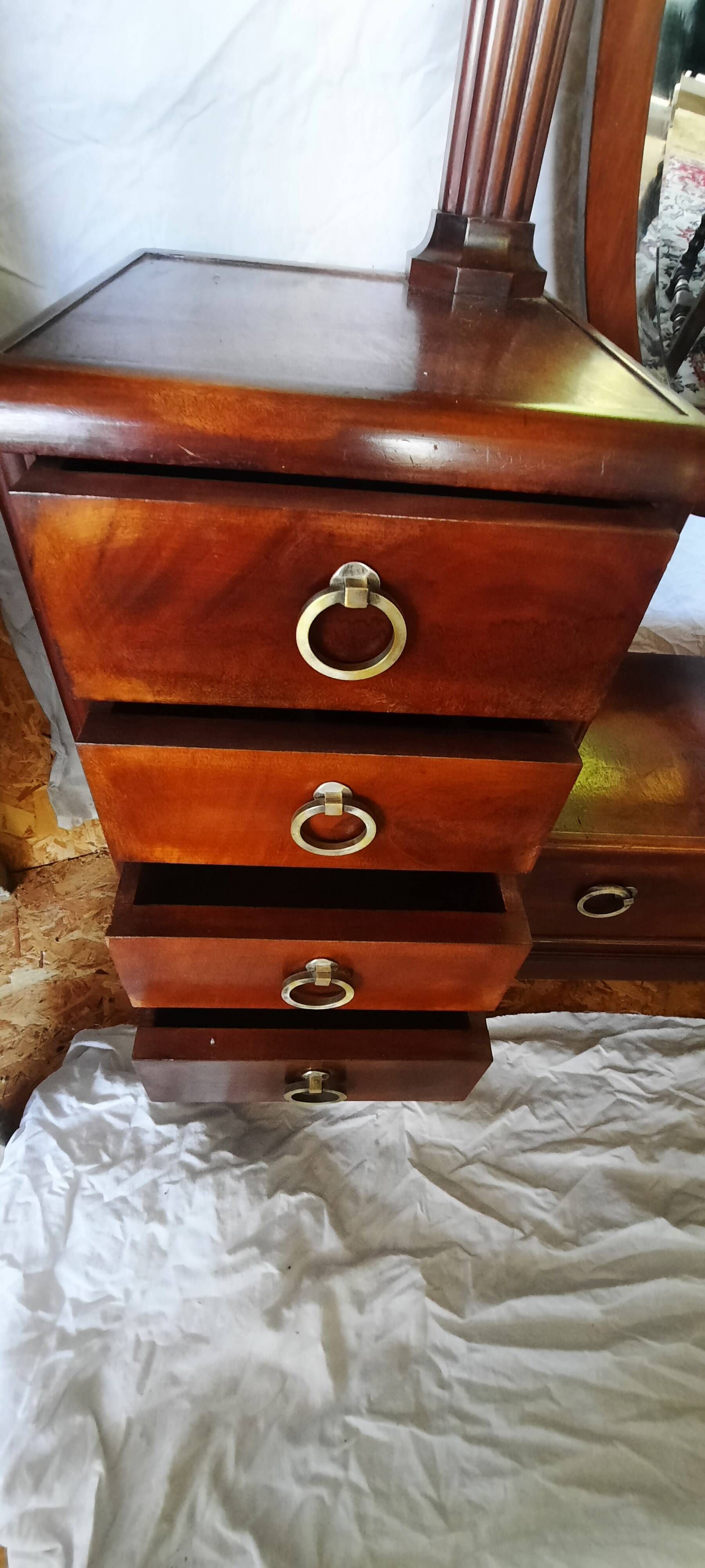 Psyche in mahogany