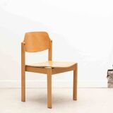 Scandinavian style chair with flared back