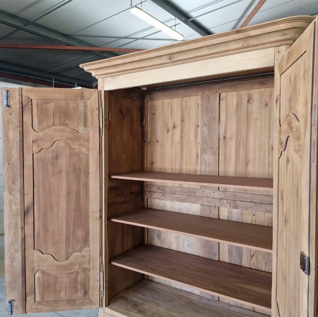 Antique cherry wood wardrobe – fully sandblasted