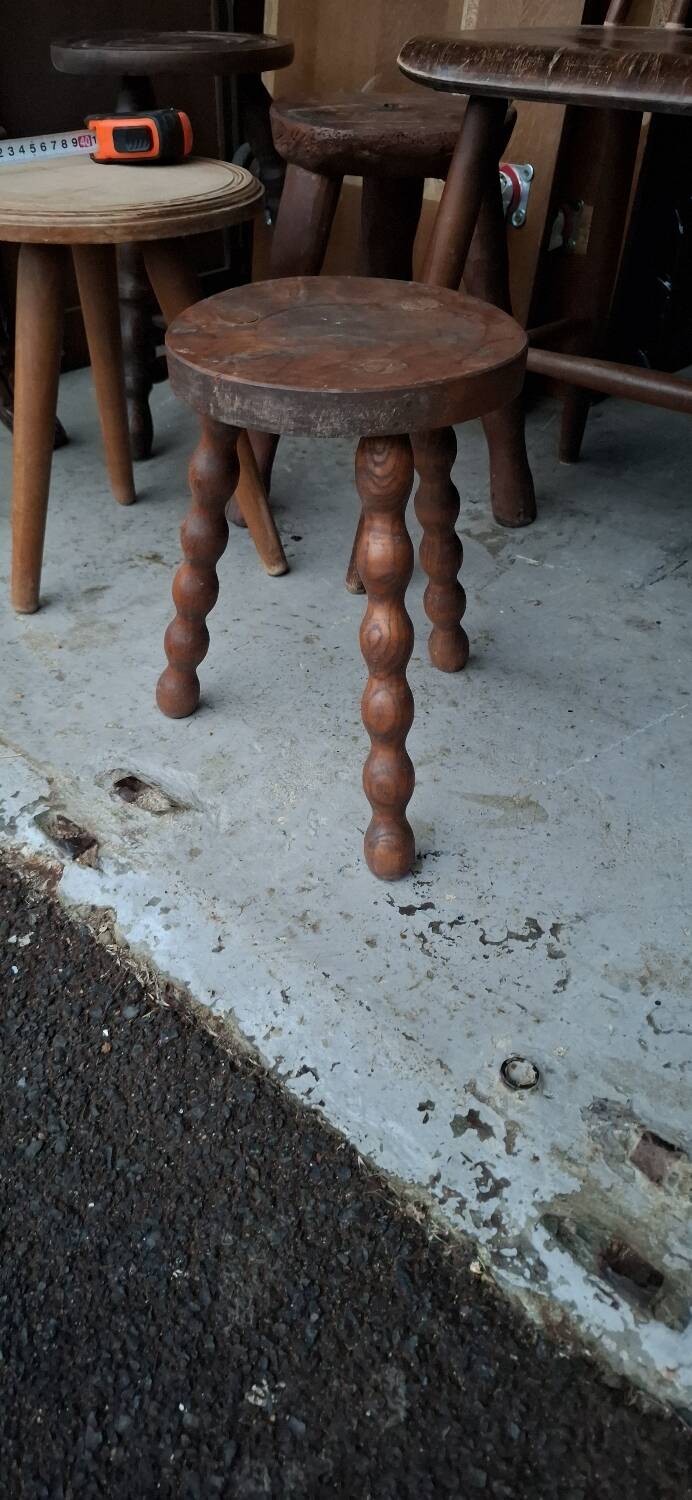 Tripod or cowherd stool