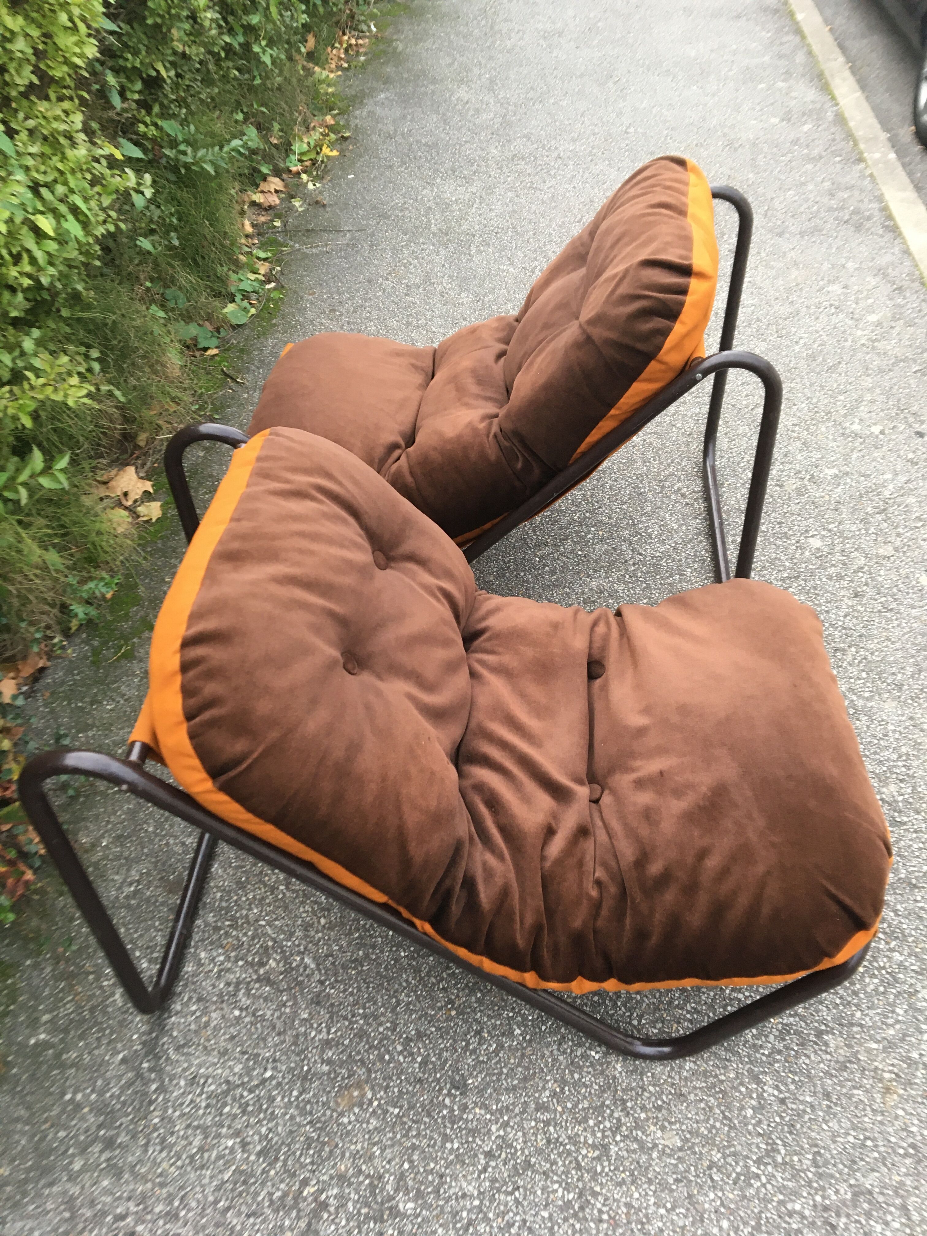 2 brown armchairs from the 70