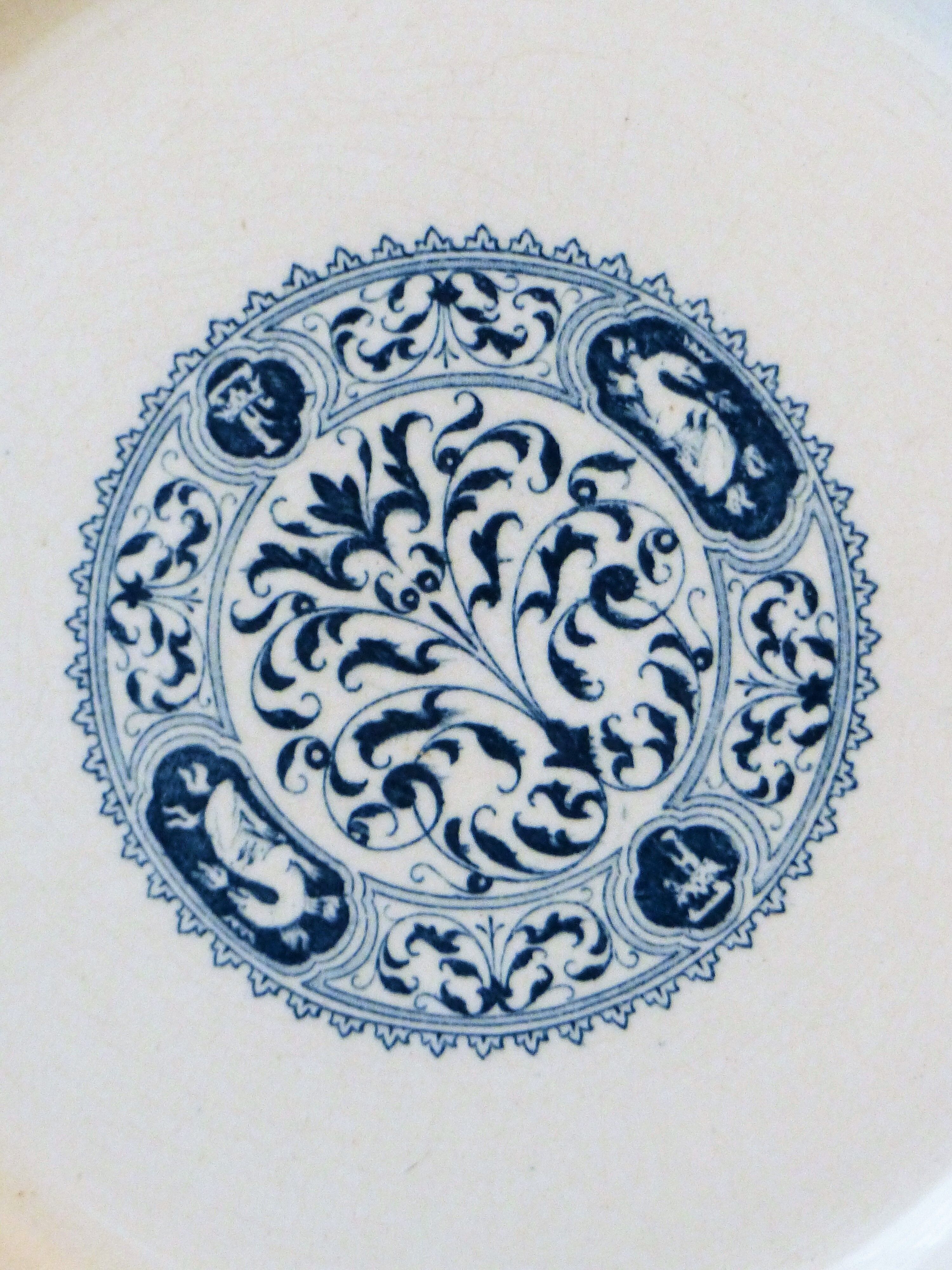 8 flat plates Salins Terre de Fer model François I