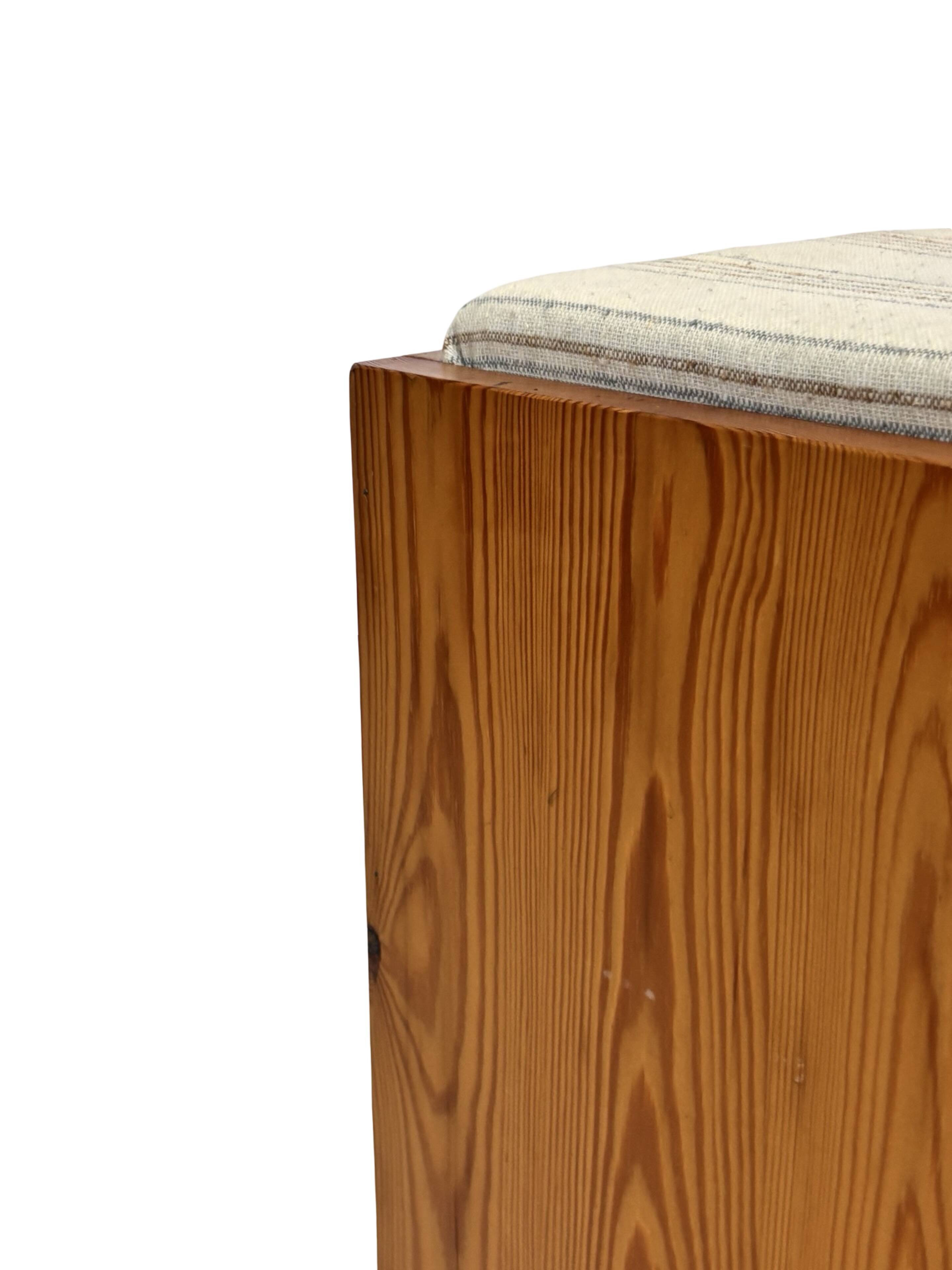 Vintage pinewood stool side table with compartment 70s design