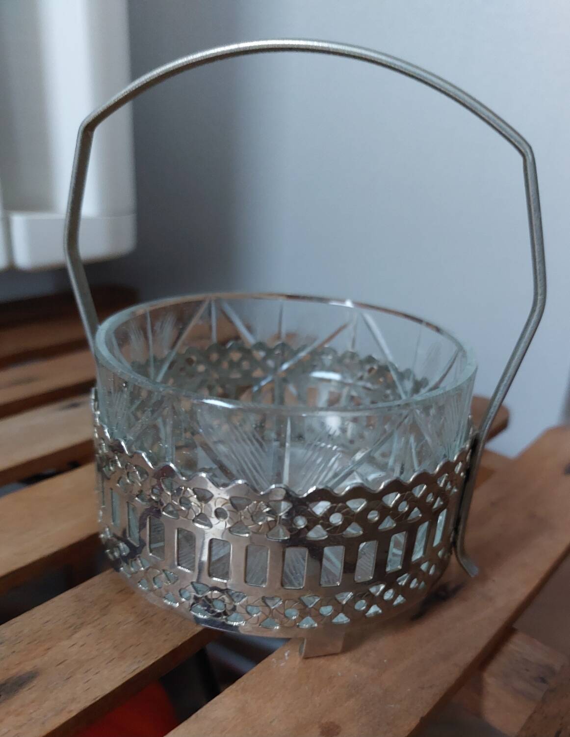 Former servant or sugar bowl, glass and silver