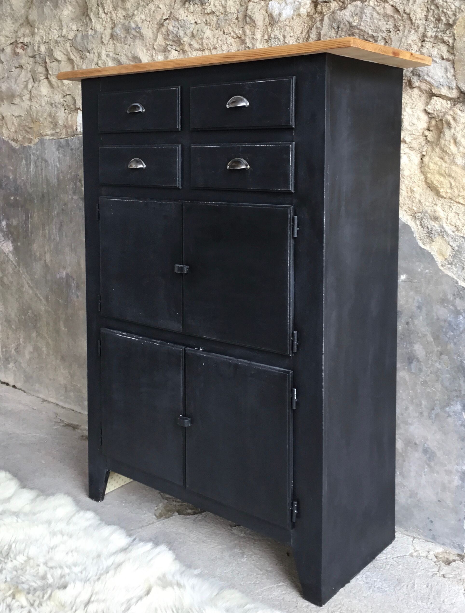 Craft furniture or top black and wood sideboard