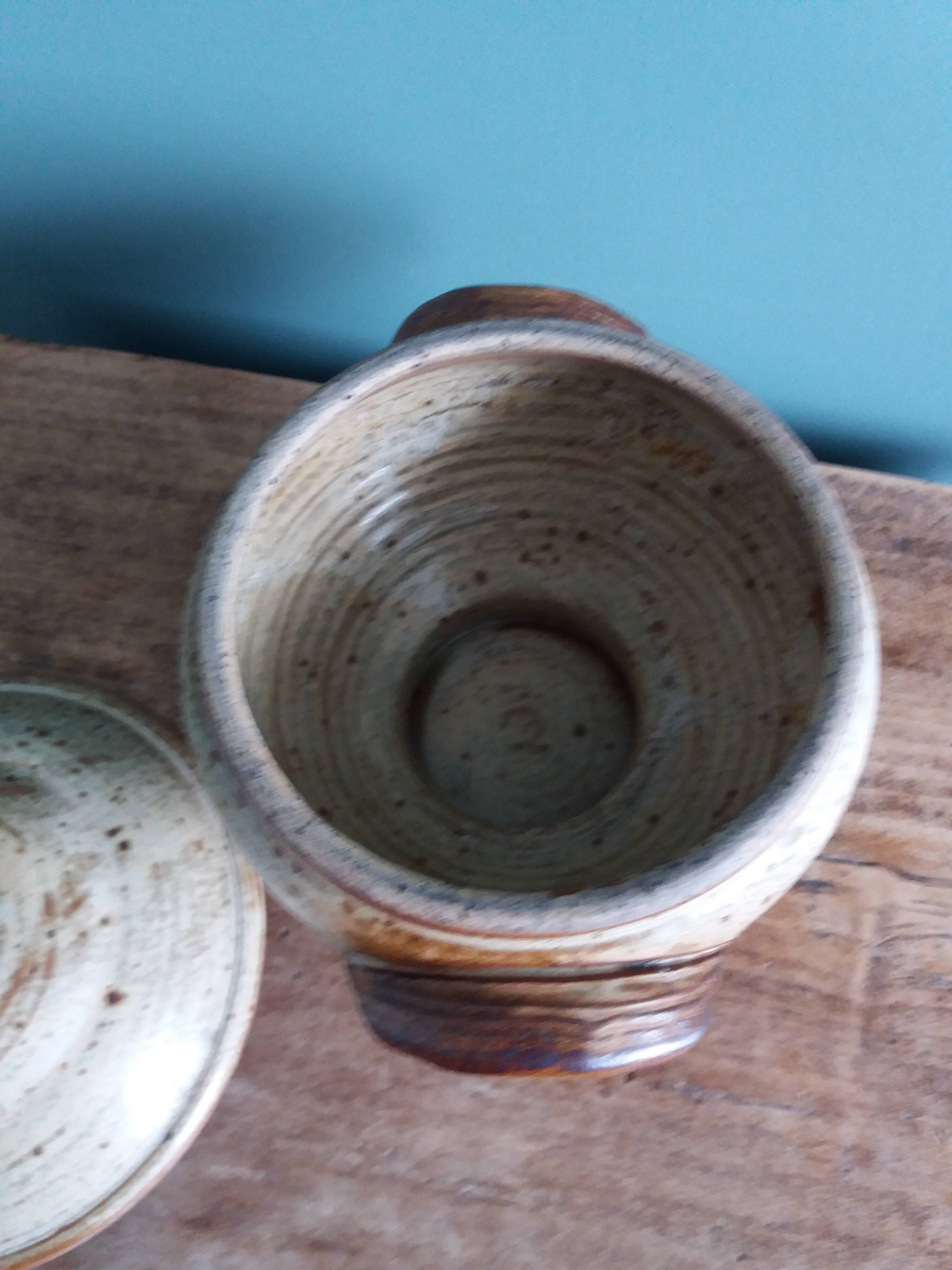 Covered sugar bowl in Puisaye stoneware signed Jean-Pierre Prud'homme
