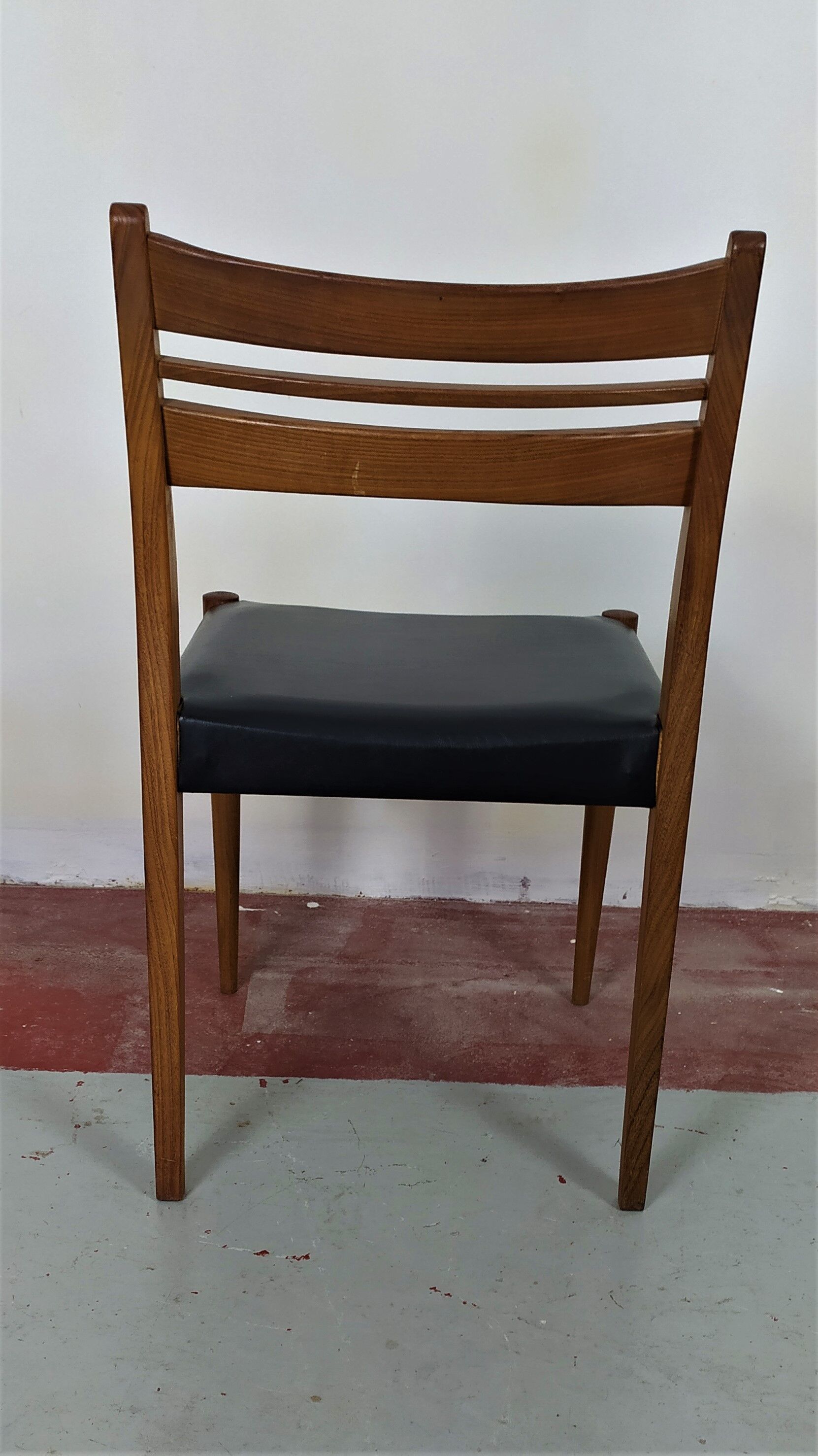 6 scandinavian style chairs