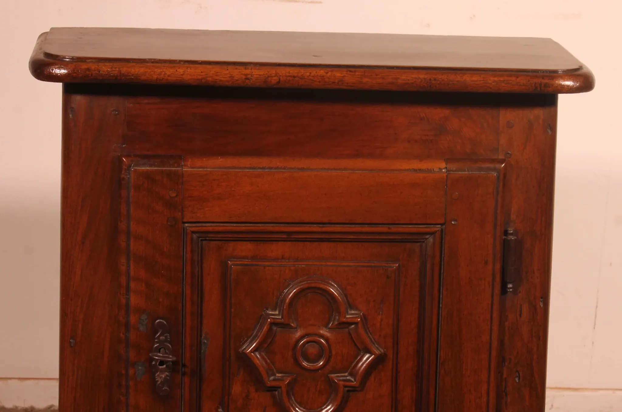 oratoire en noyer d'époque Louis XIII - 17° siècle