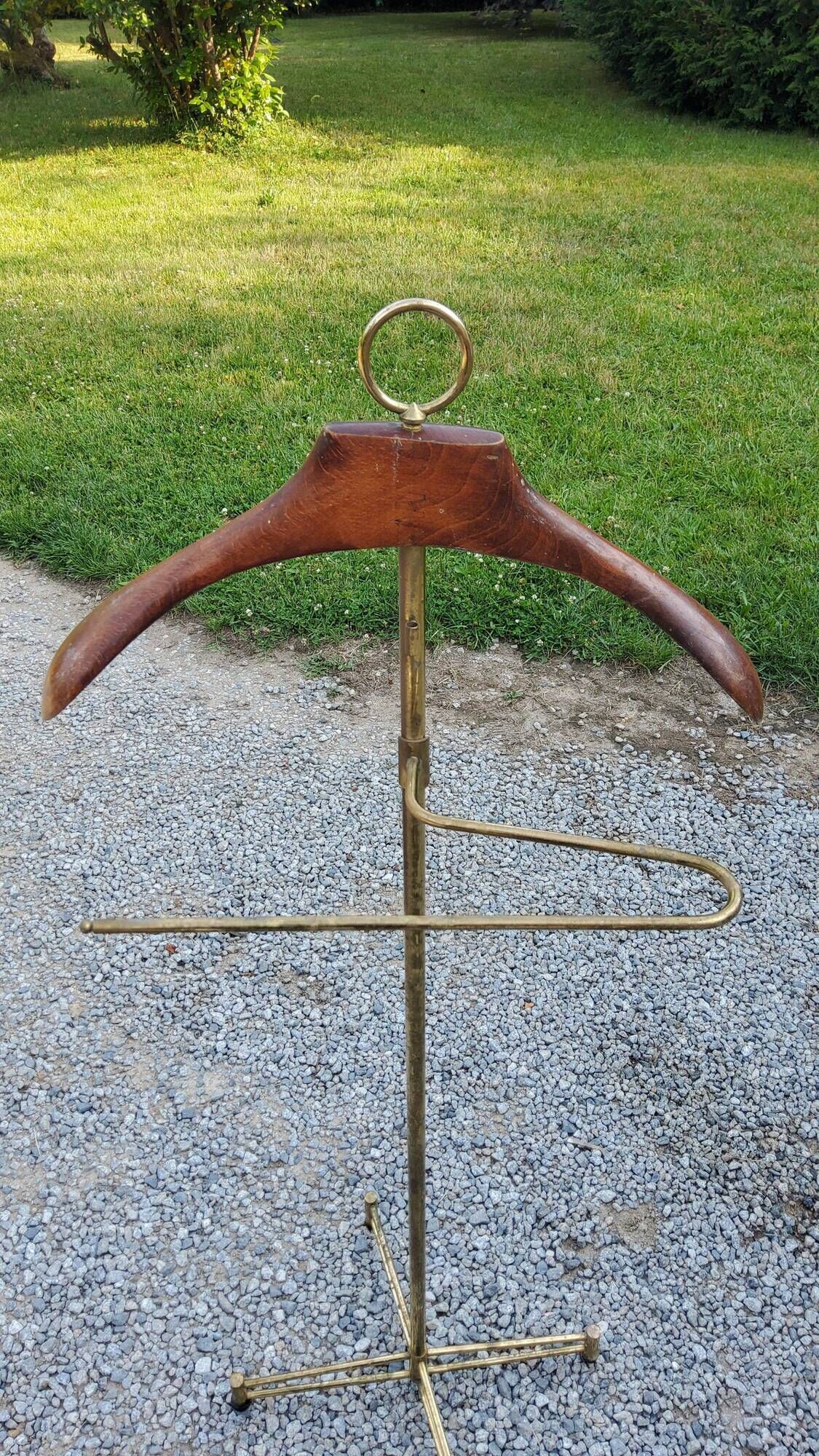 Valet de chambre of the 50s in gilded brass and wood