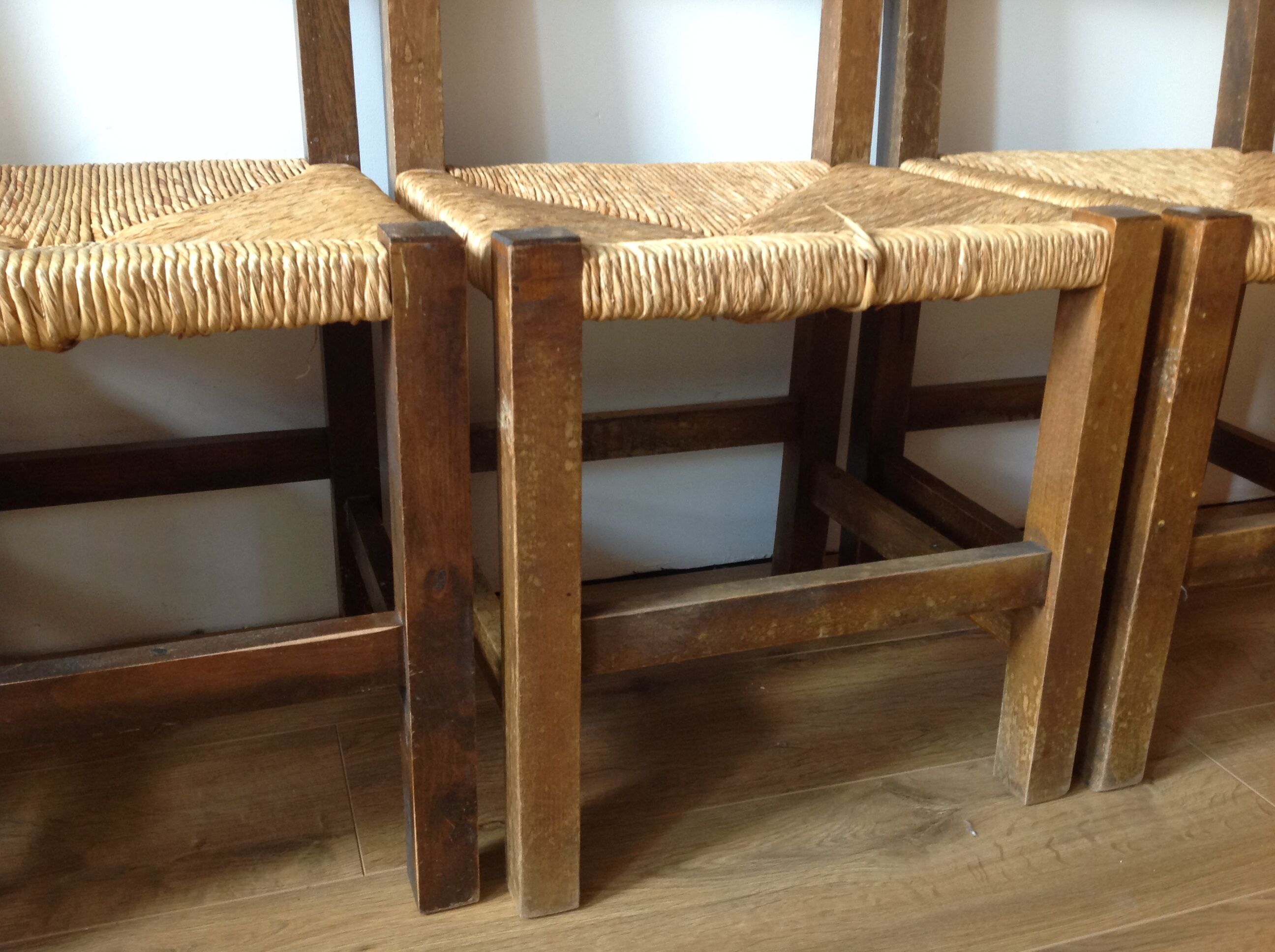 4 mulched wood country chairs