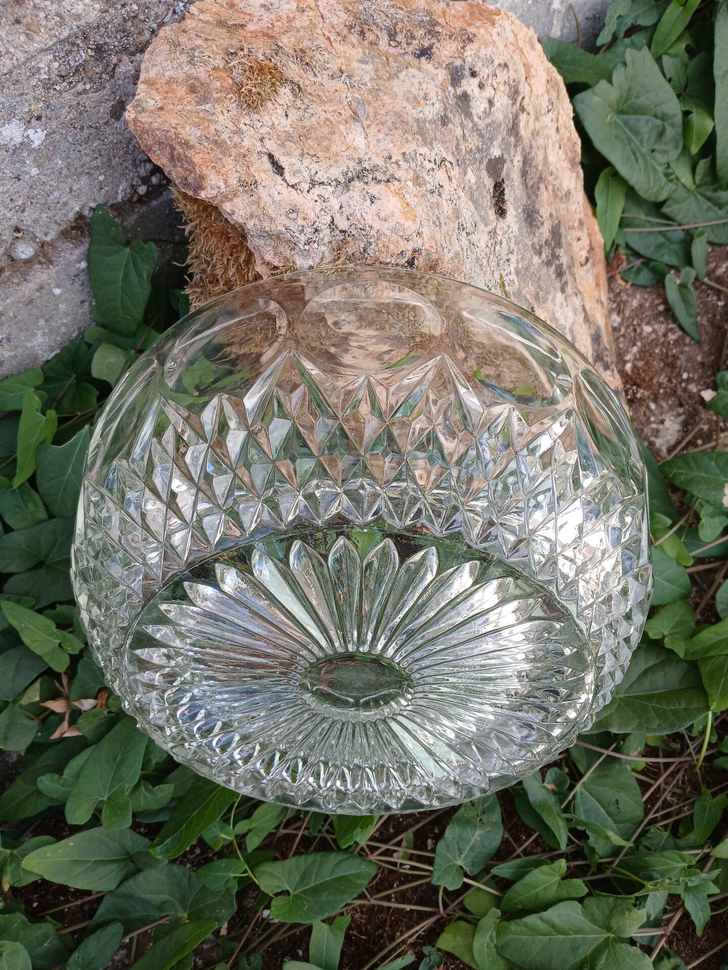 Saladier vintage en verre taillé 