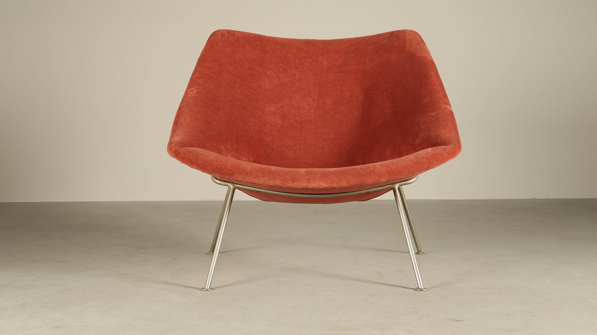 Pierre Paulin for Artifort — F156 “Little Oyster” lounge chair, 1959–1960s