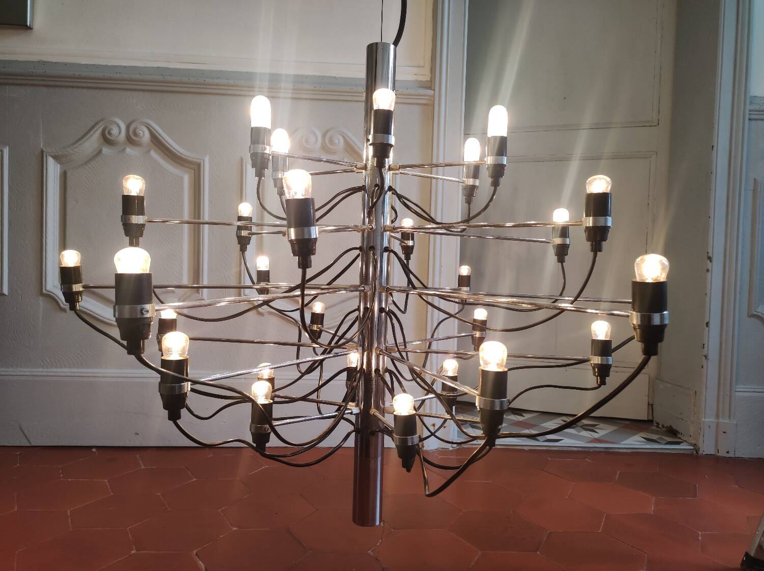 2097-30 bulb pendant light Gino Sarfatti from the 70s Arteluce