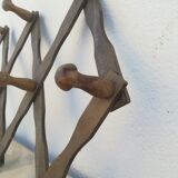 Wooden patères with braces