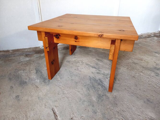 Vintage modernist coffee table in 70s pine