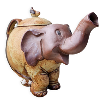 Terracotta elephant-shaped teapot by vintage Ibuki Japan
