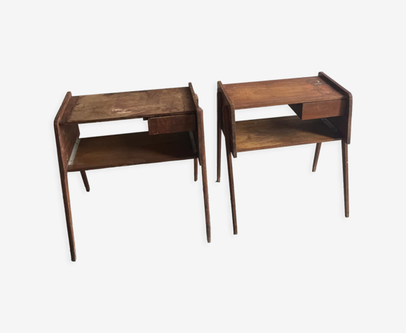 Deux tables de chevet